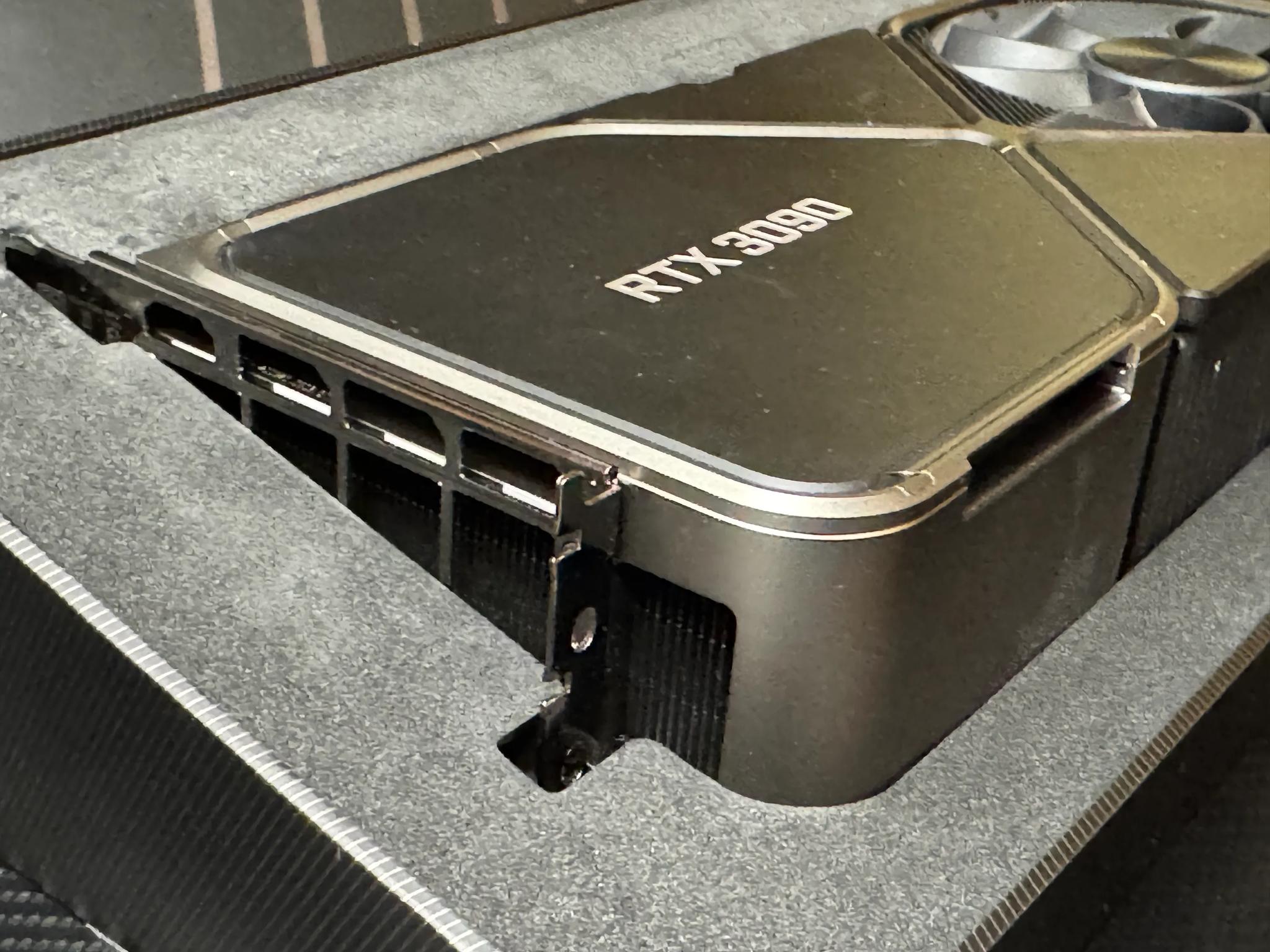 3090 FE mounted EKWB + FE Cooler (unused) + extra WB!