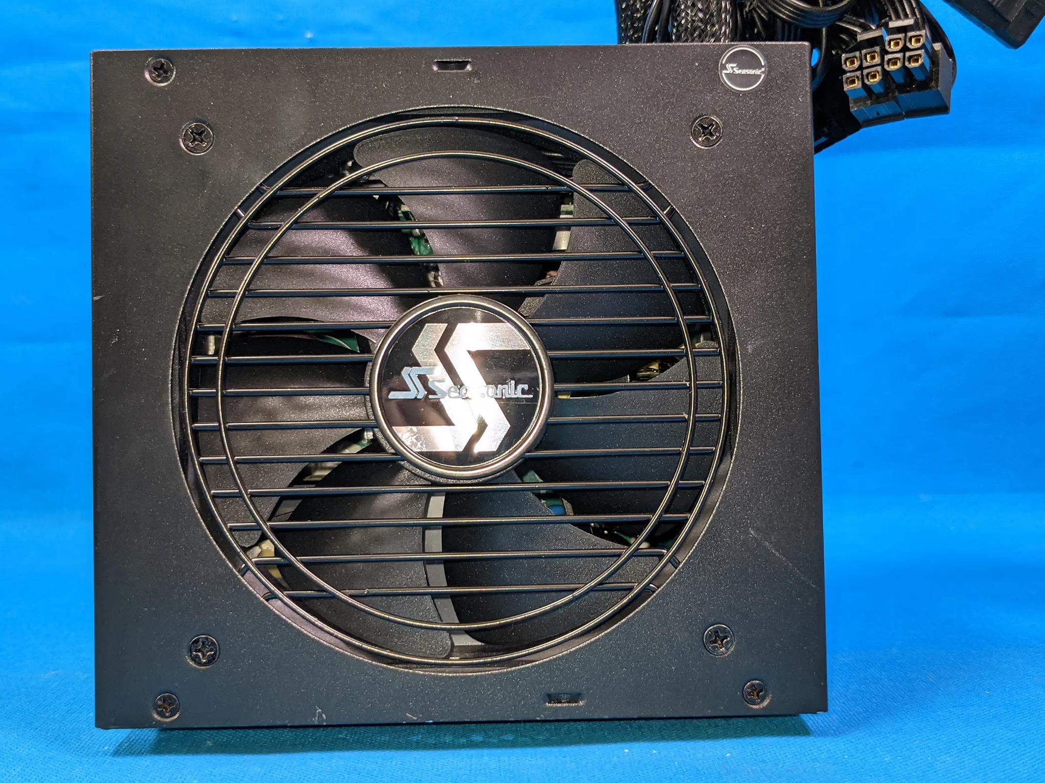 SeaSonic Focus GM-650 650W Semi-Modular 80 PLUS Gold ATX Desktop Power Supply SSR-650FM