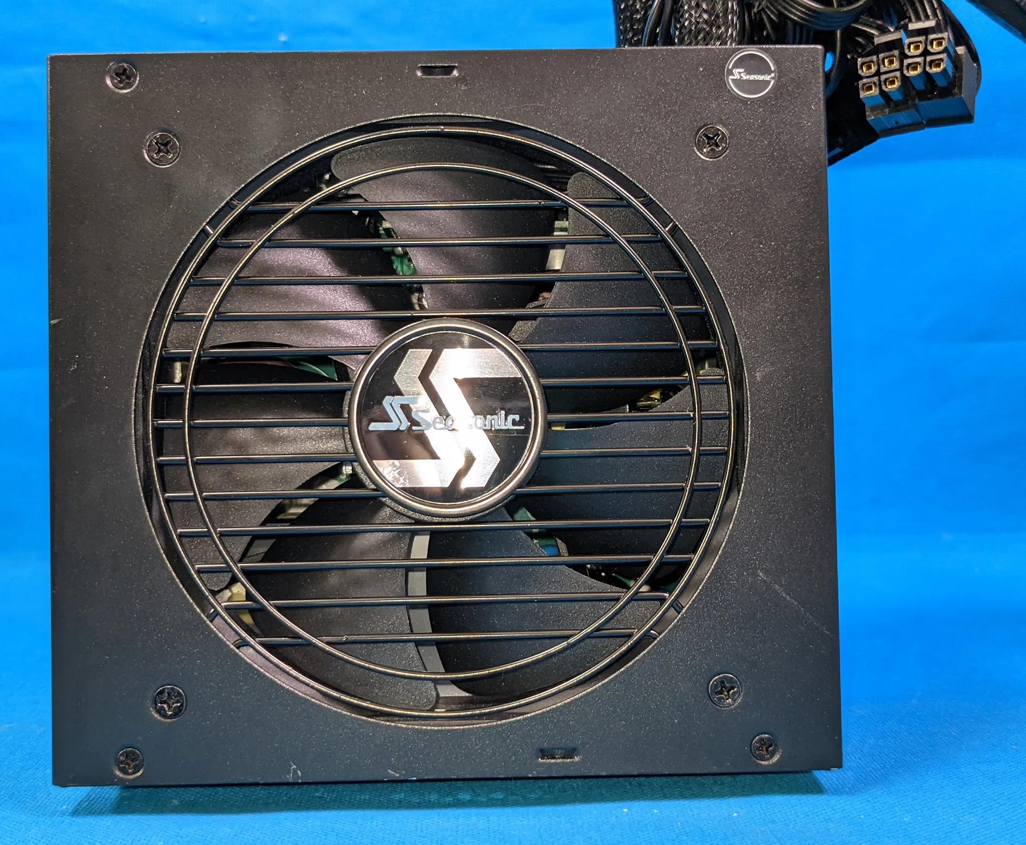 SeaSonic Focus GM-650 650W Semi-Modular 80 PLUS Gold ATX Desktop Power Supply SSR-650FM