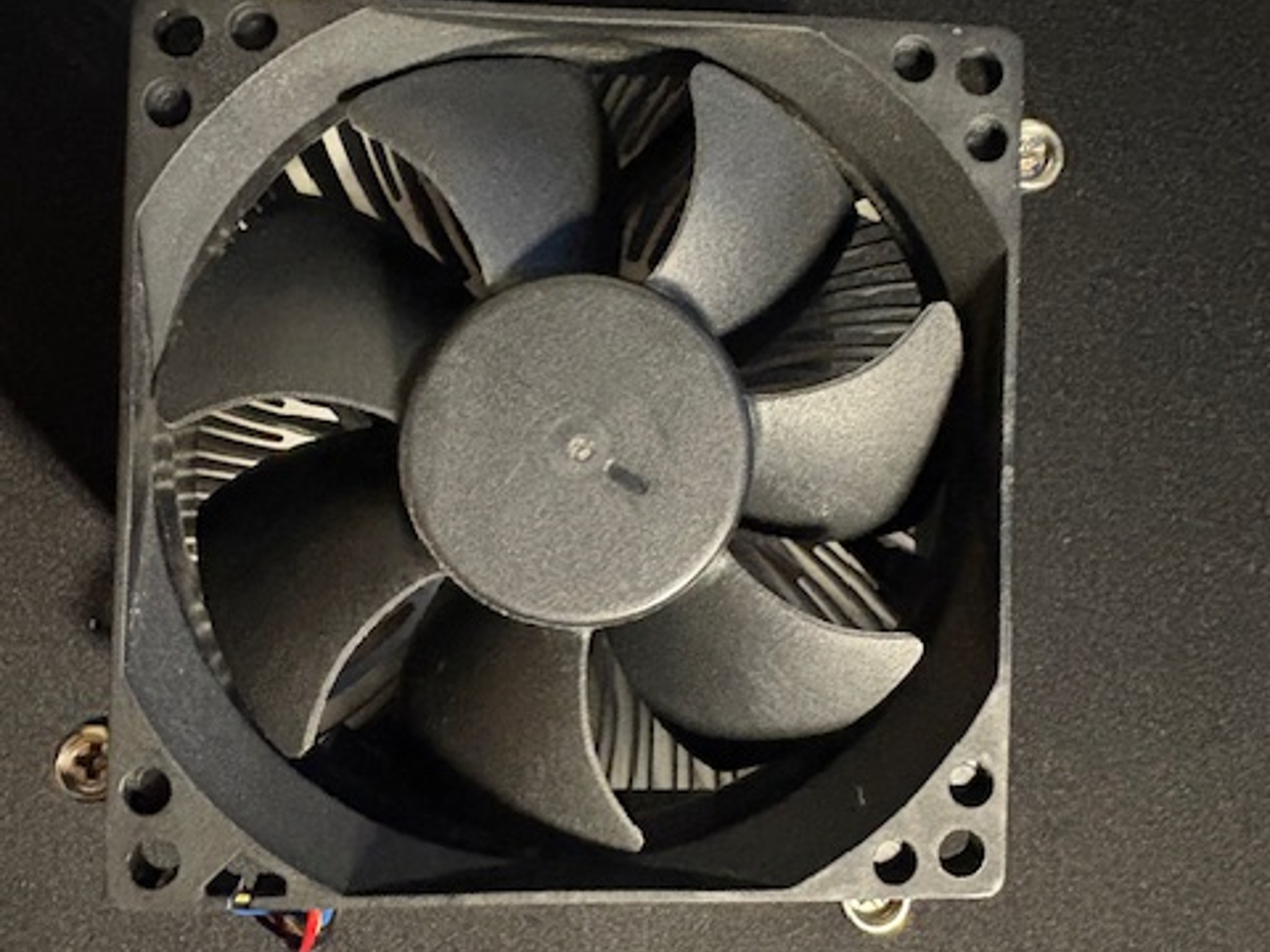 Intel i5 2400 | Base 3.10 GHz | Max 3.40 GHz | 6 MB Cache | With Cooler
