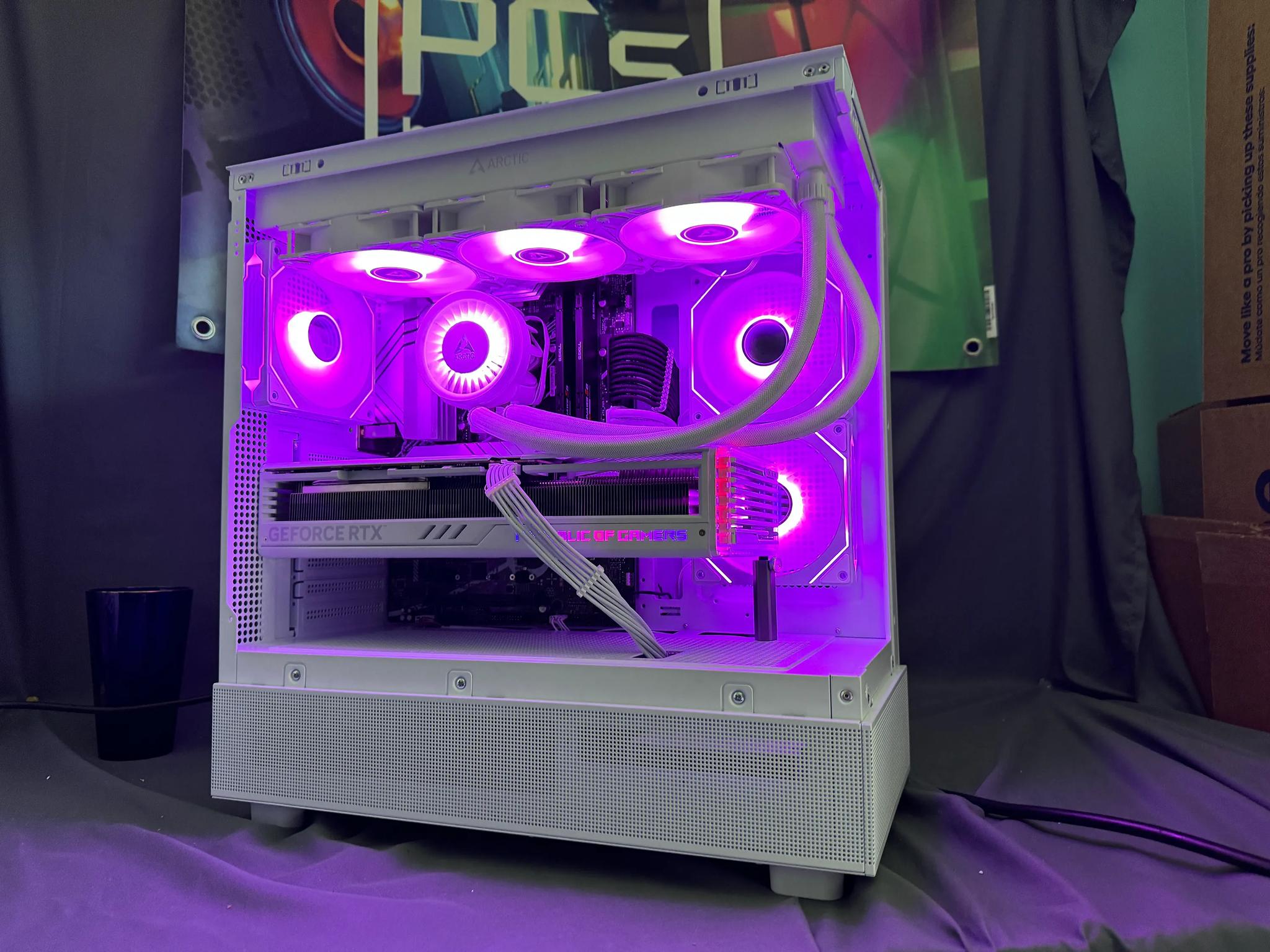 RTX 4090 Whiteout Gaming PC