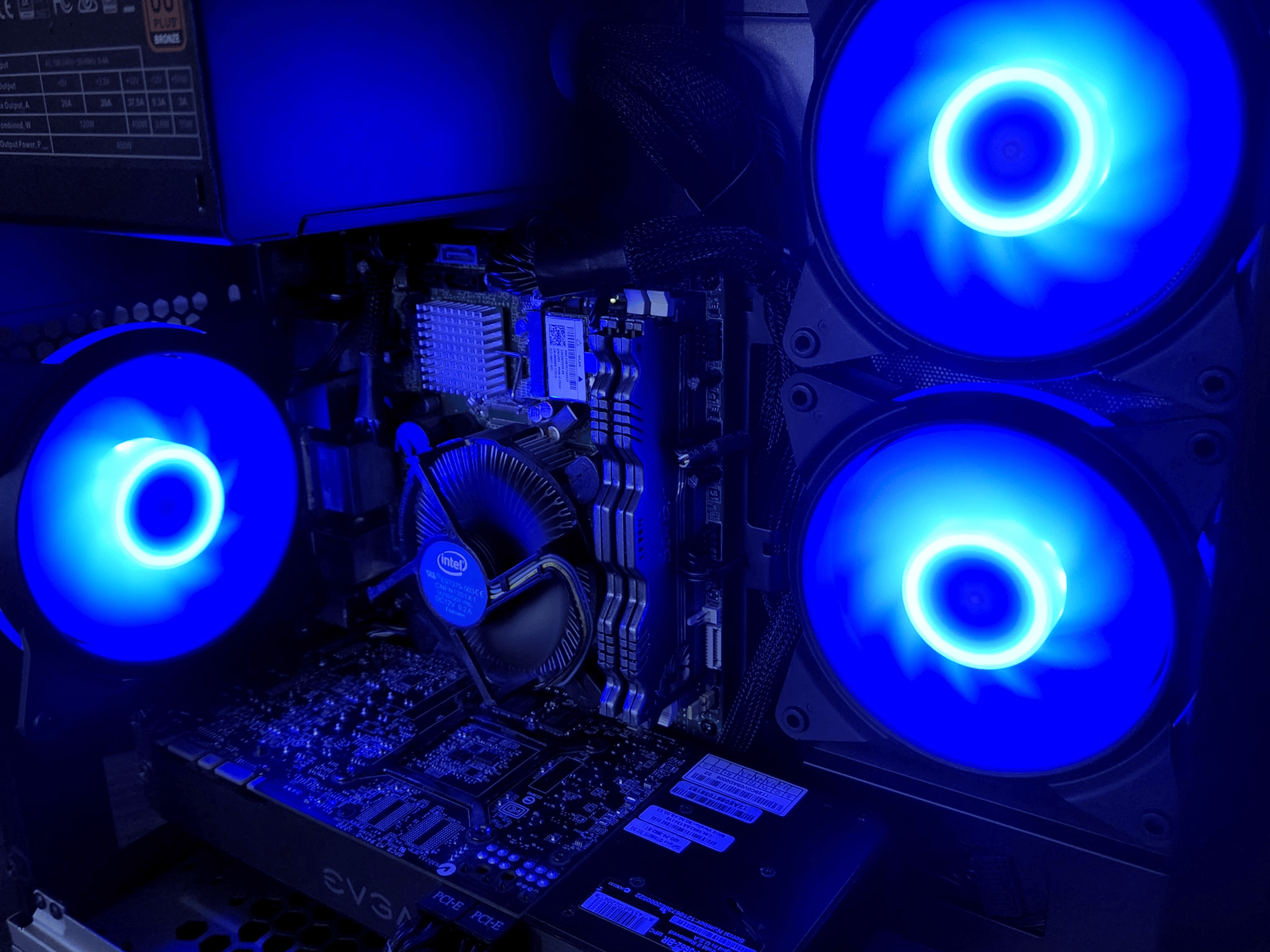 Intel Core i7 2600 // EVGA GeForce GTX 660 Ti // 16GB 1600MHz