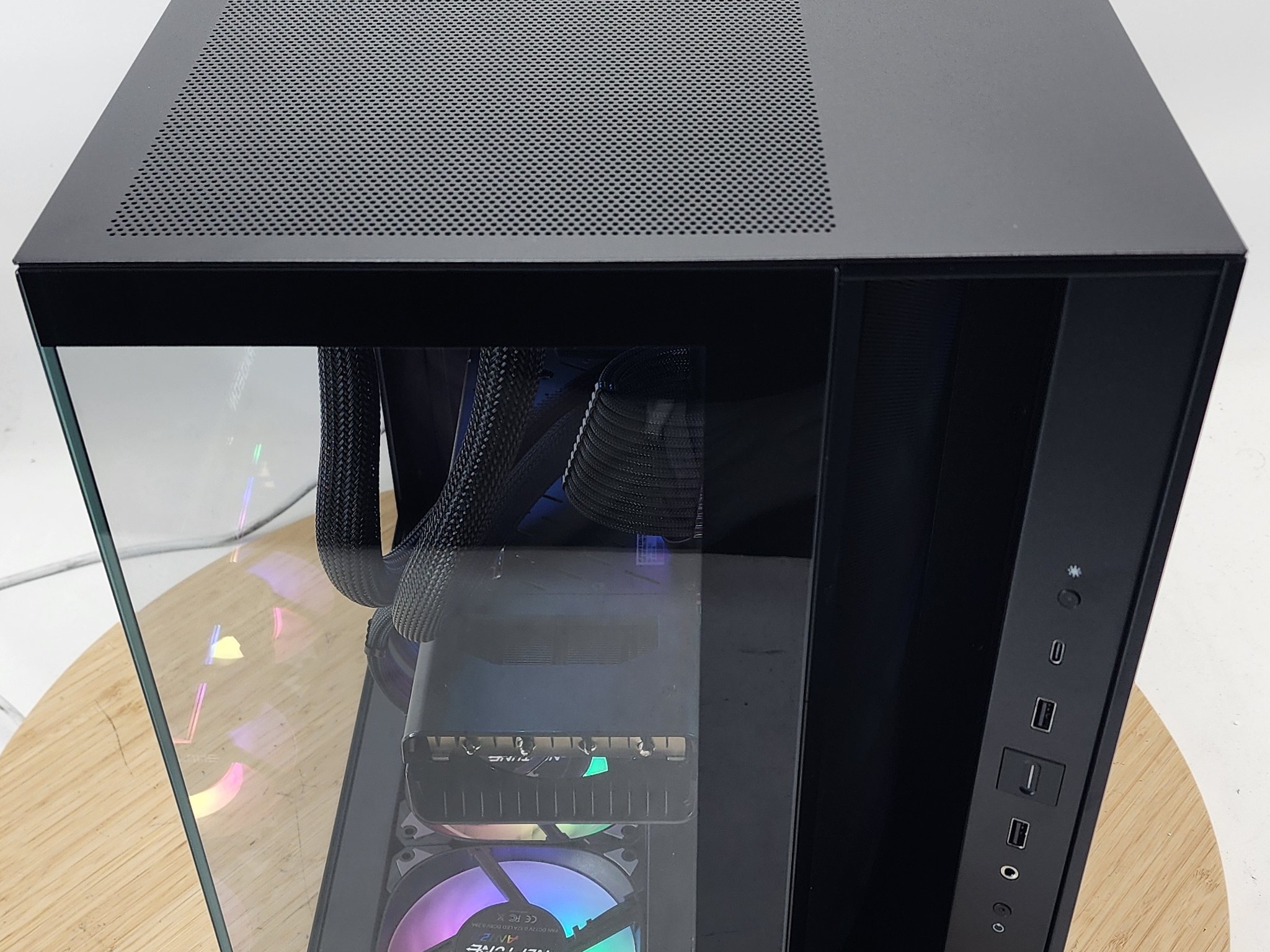 Gaming PC Ryzen 7 7700 32GB RAM 2TB SSD RX 7700 XT 12GB Windows 11 Computer