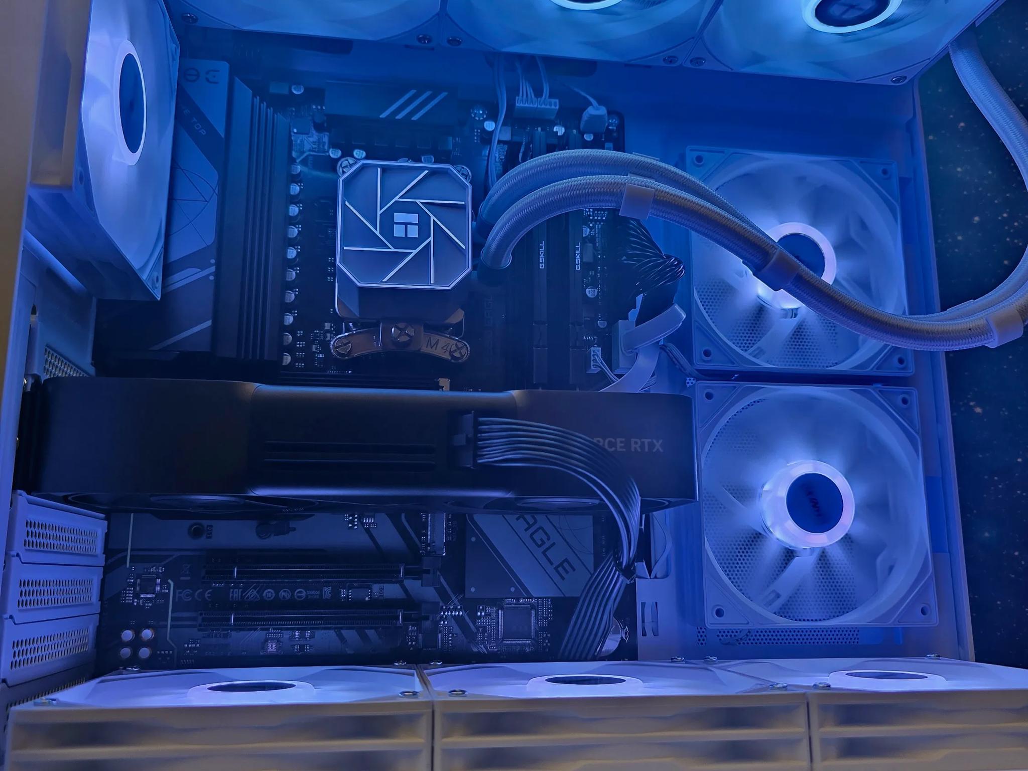 🚀 1440P ALL NEW CUSTOM AM5 PC | RTX 5070 FE | RYZEN 7 7700x | 2TB SSD | 32GB DDR5 6000MHZ CL32 🚀