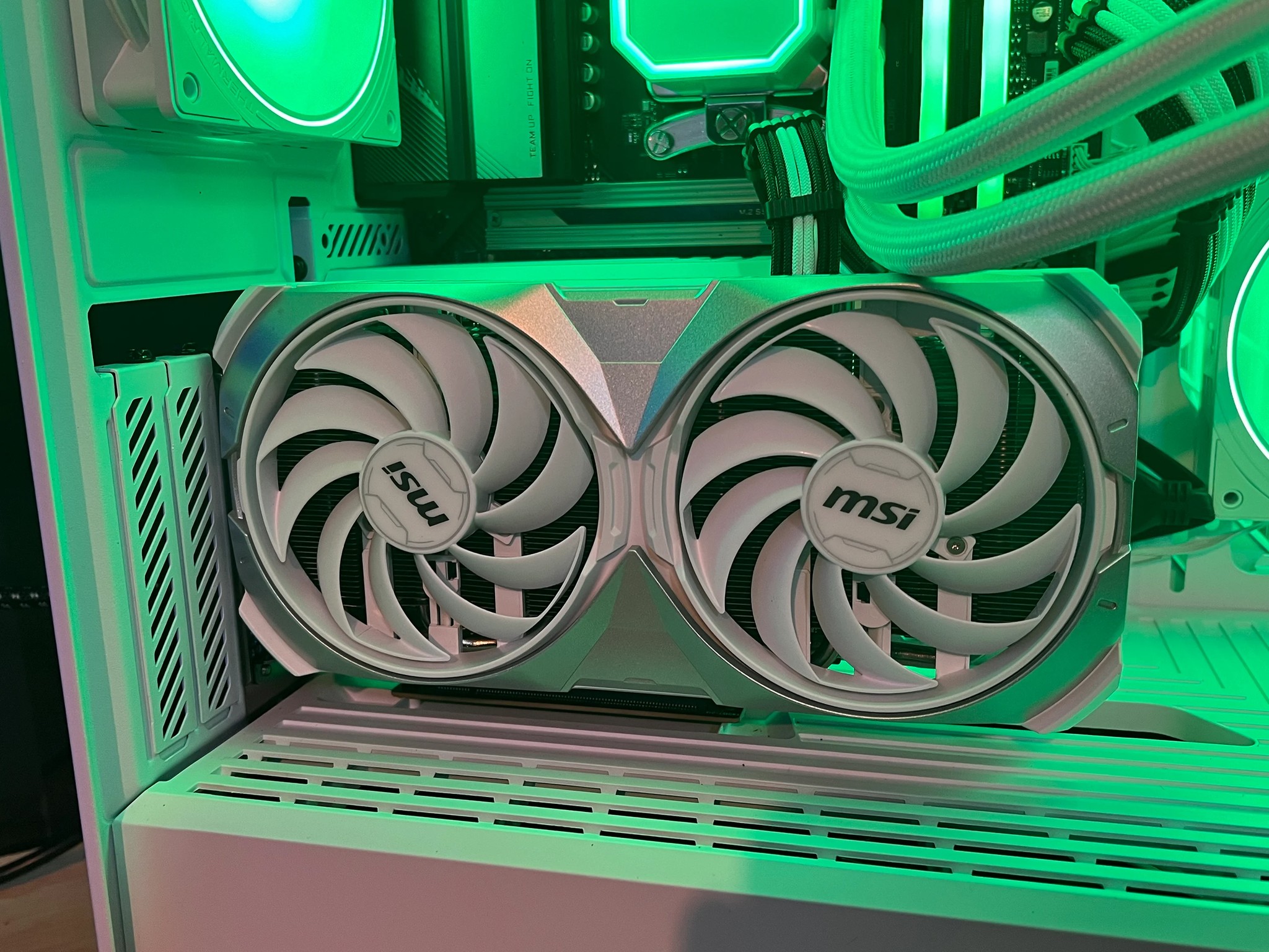 4070ti super/7700x/32gddr5/2tbnvme/1000watt set up for up grades1440/4k