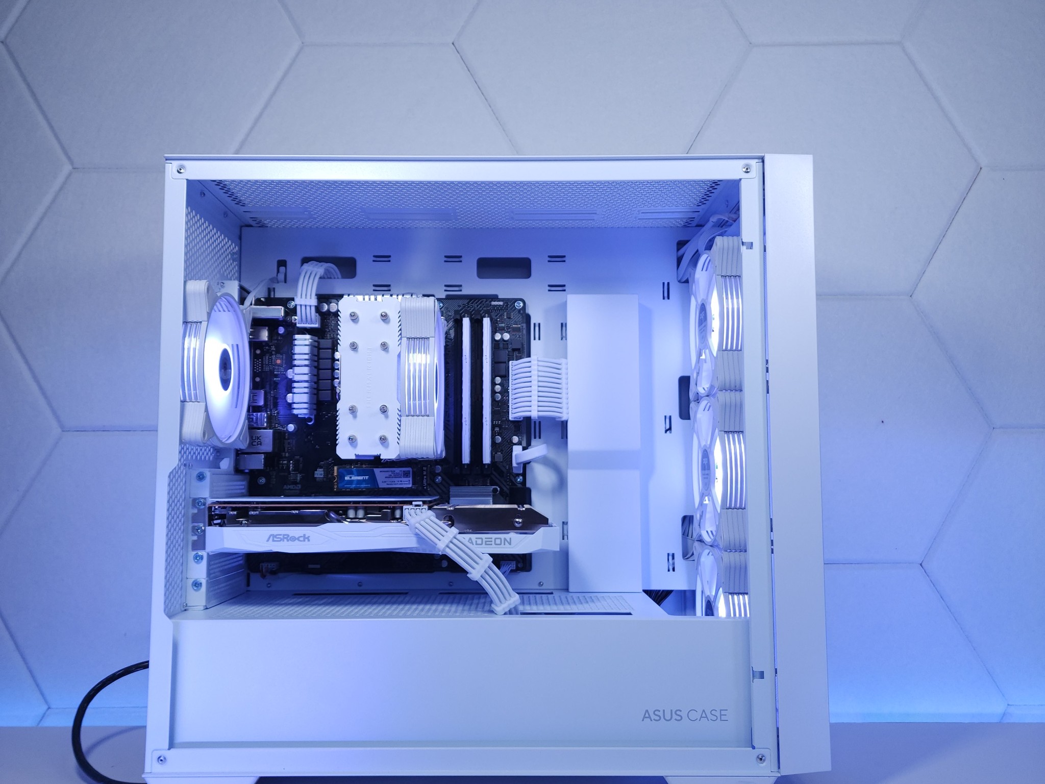 🤍🤍1080p Gaming | RX 6600 8GB | Ryzen 5 5500 | 32GB 3200MHz DDR4 | 1TB NVMe SSD Gen 3