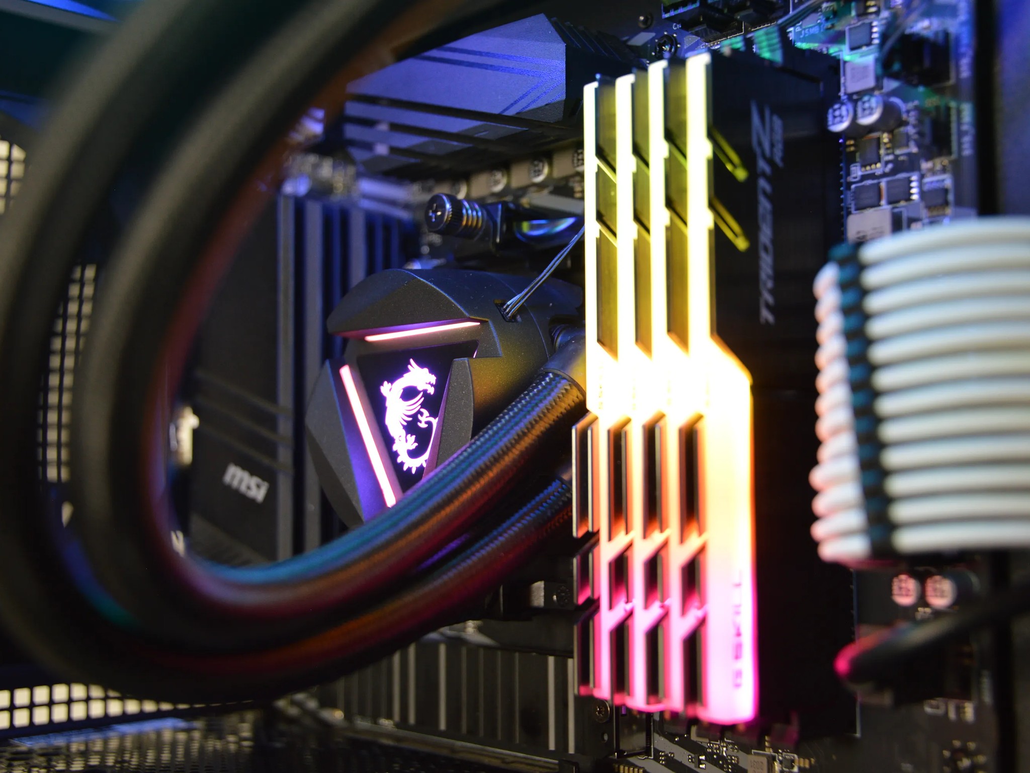 ⚪️⚫️ RTX 3070 | RYZEN 7 5800X | 32 GB RGB RAM | 1TB NVME GEN 4 SSD | "MIDNIGHT SNOW" |