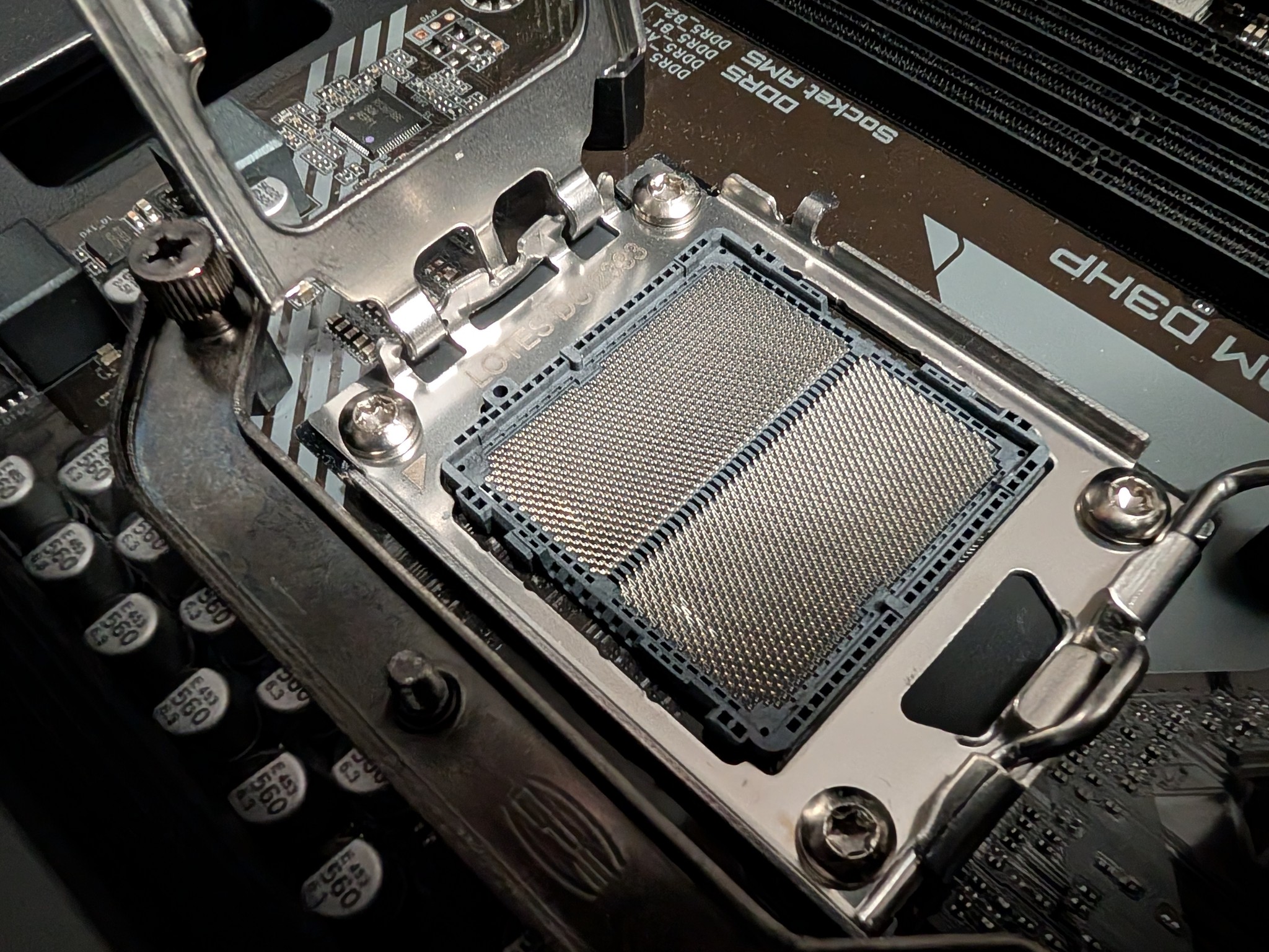 Gigabyte B650M D3HP Micro ATX AM5 Motherboard *READ DESCRIPTION*