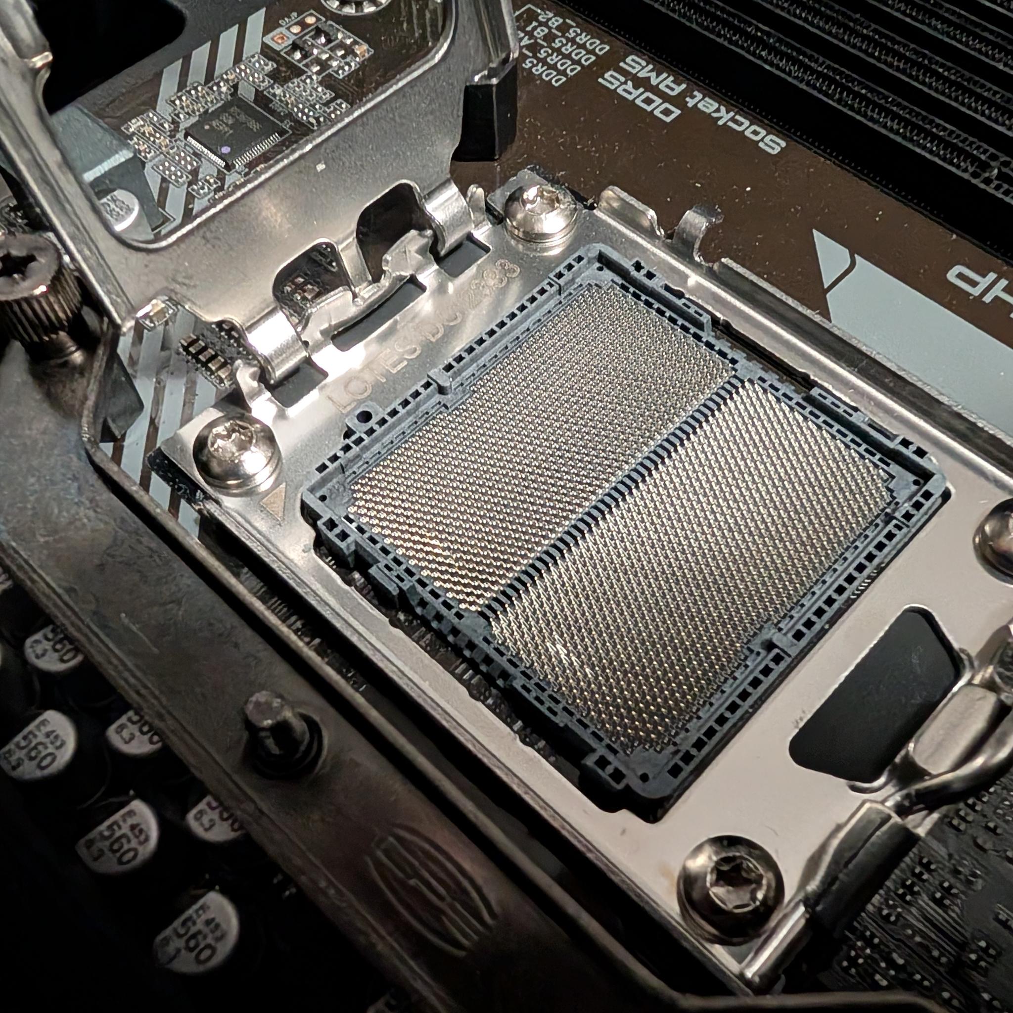 Gigabyte B650M D3HP Micro ATX AM5 Motherboard *READ DESCRIPTION*