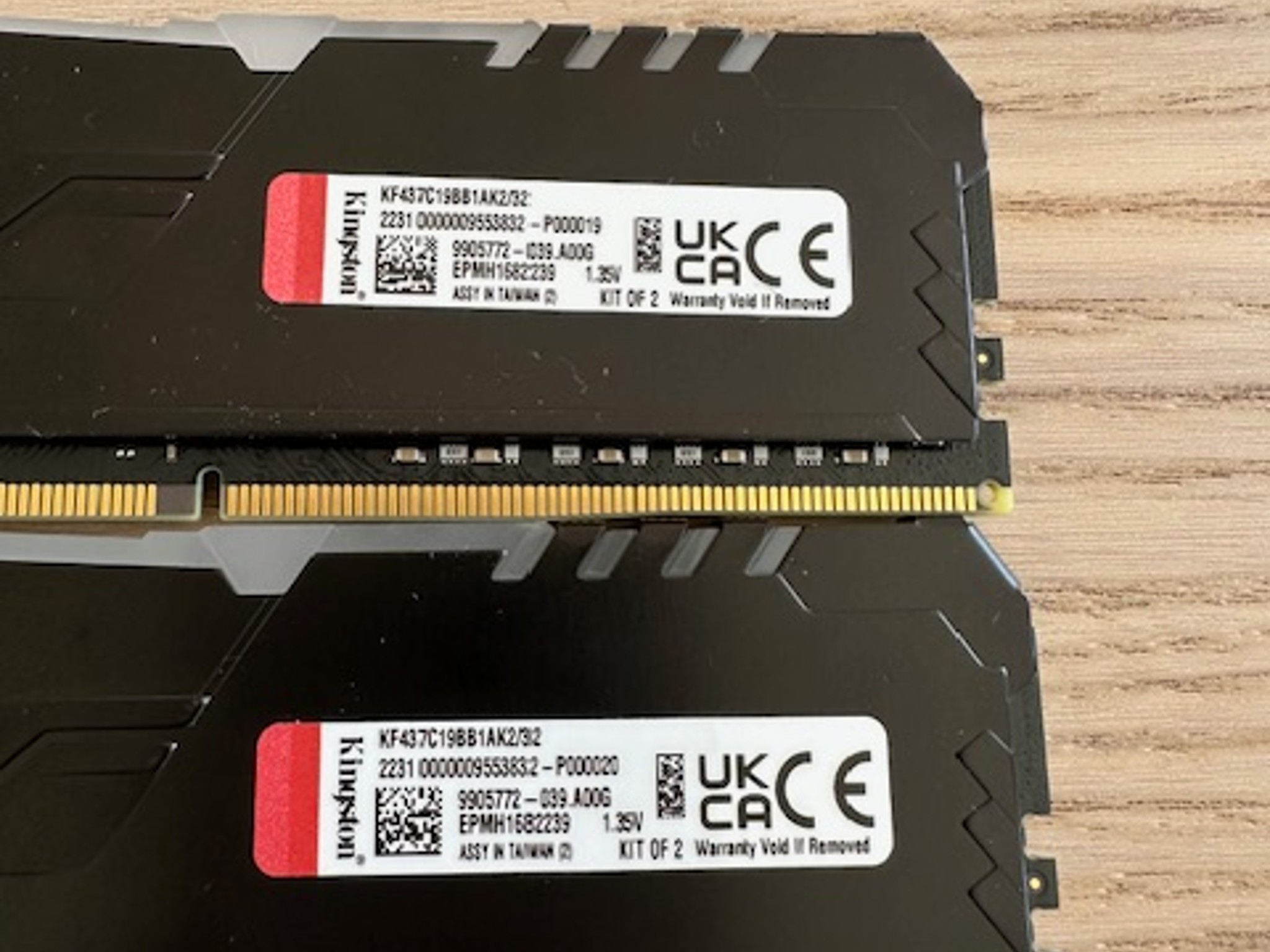 32 GB Kingston Fury Beast DDR4-3733 CL19-23-23 @ 1.35V