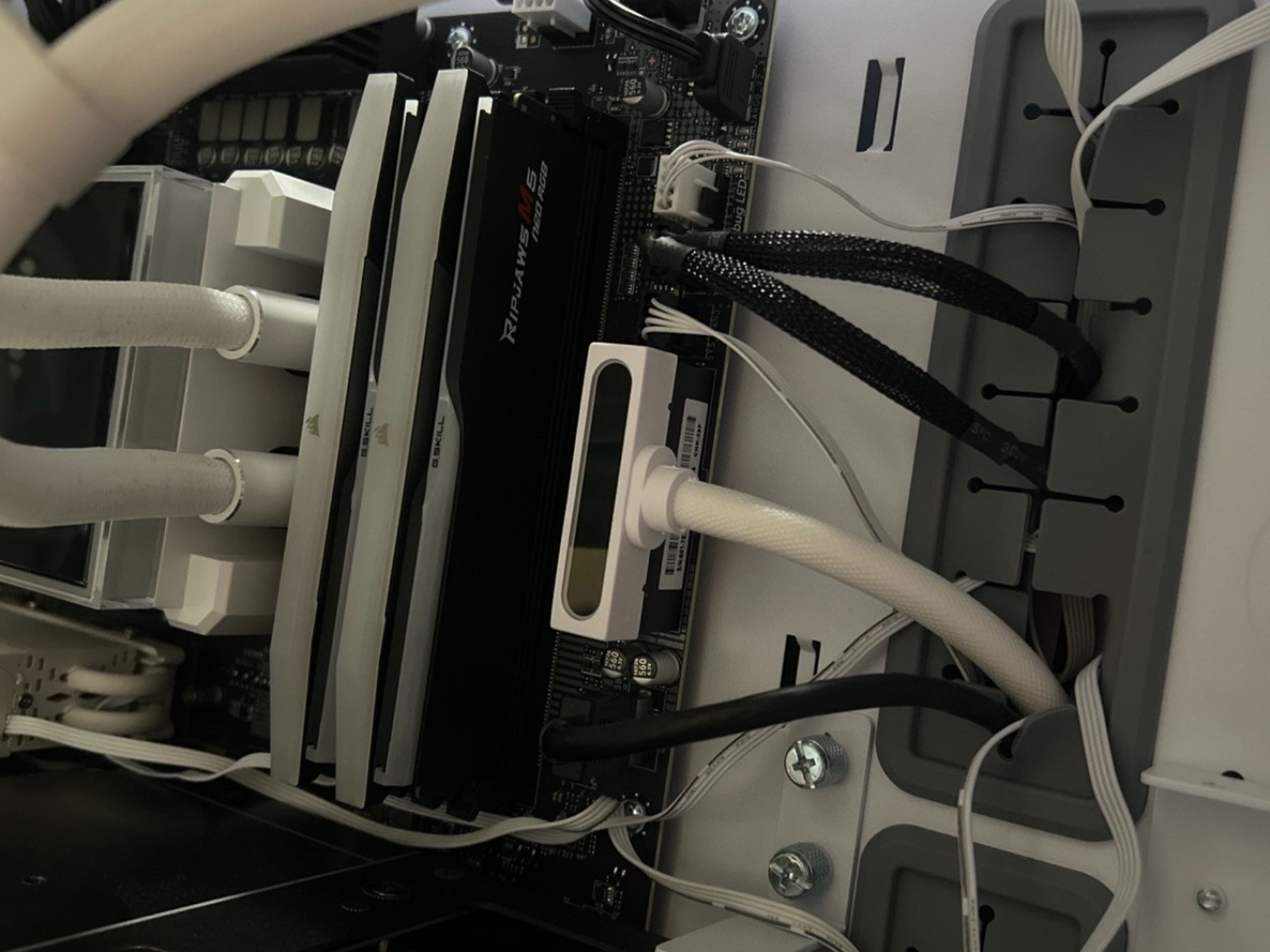Gaming PC Setup - Ryzen 7 9800X3D / RTX 5070 Ti 16GB / 32GB DDR5 / 3.25TB SSD / Full Peripherals