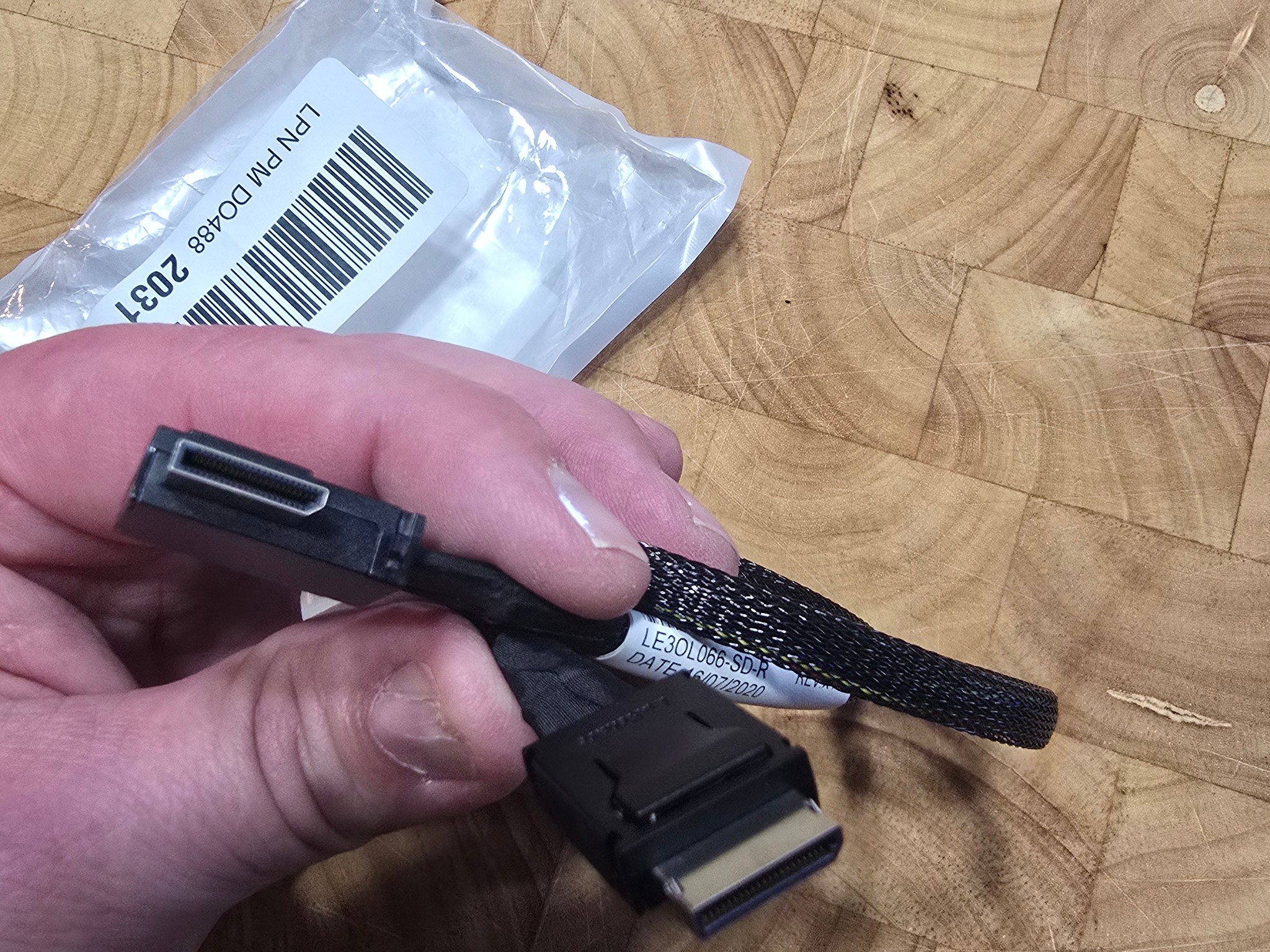 Left Angled 90 Degree OcuLink PCIe 4.0 PCI-Express SFF-8611 4i to SFF-8611 for eGPU SSD 50cm