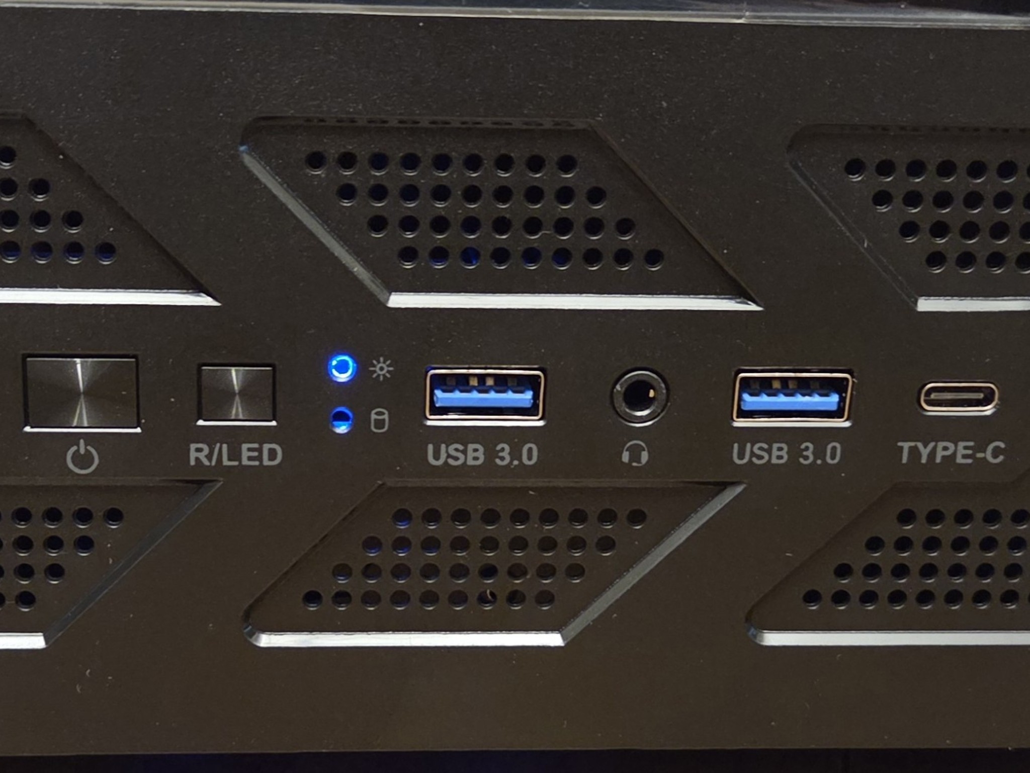 ASUS Gaming PC Build, R7 7700x-ASUS 4070 EVO OC-32GB Kingston-2TB WD Blue S5000