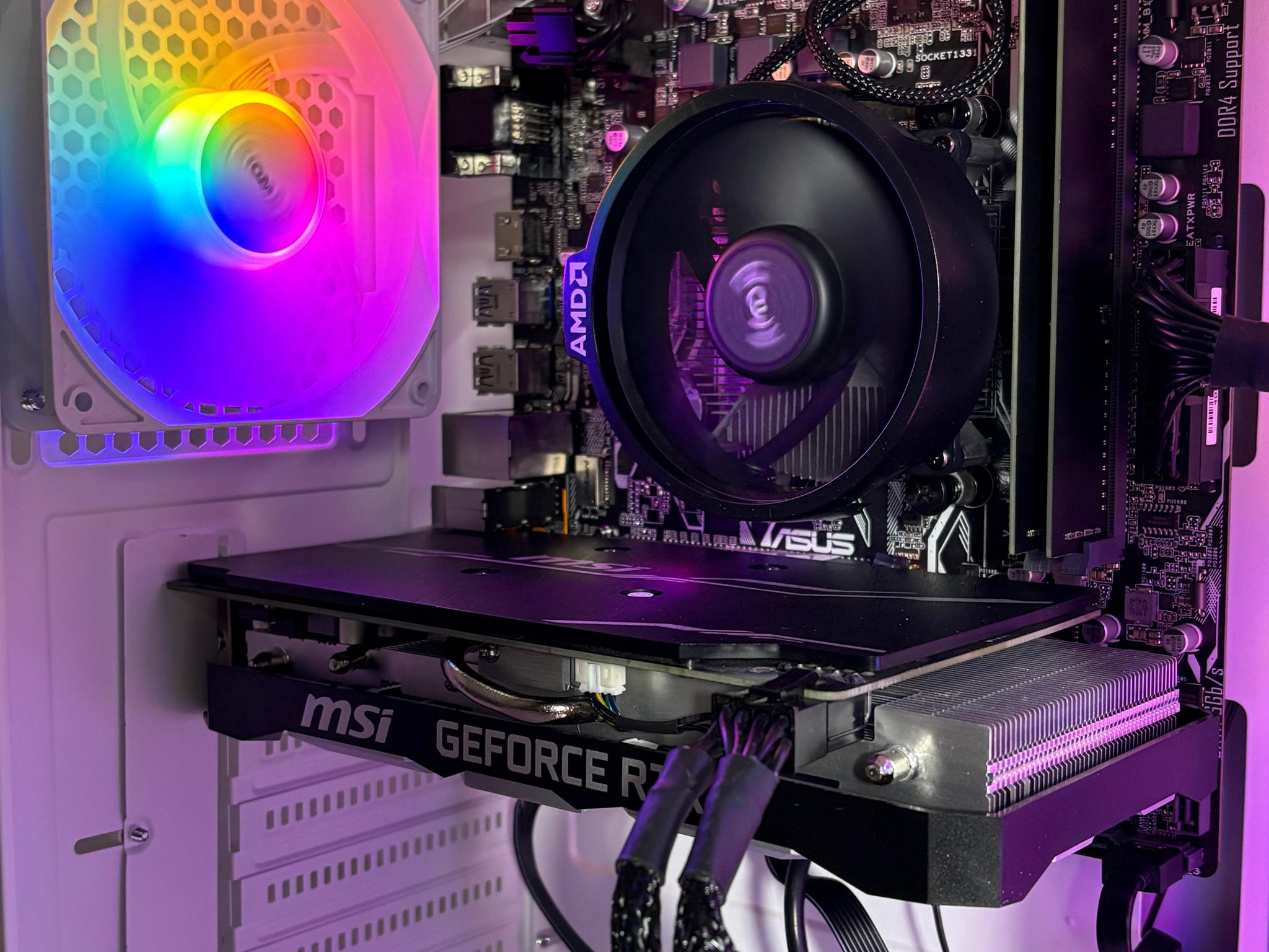 //Frost Gaming PC// - Ryzen 7 2700X, RTX 2060, 16GB Ram, 1TB SSD