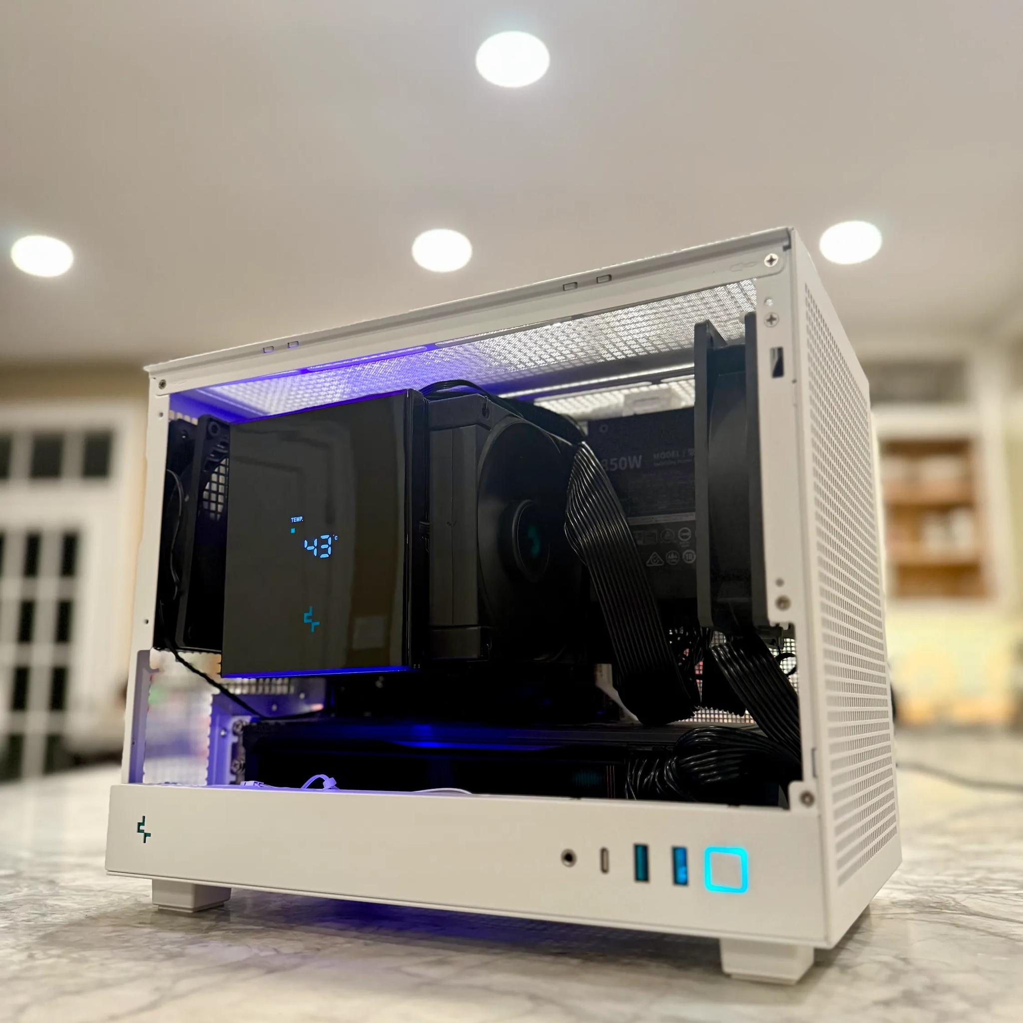 Compact PC || 7900 XT, 7800X3D, 32GB DDR5 Ram, 2TB 990 EVO PLUS