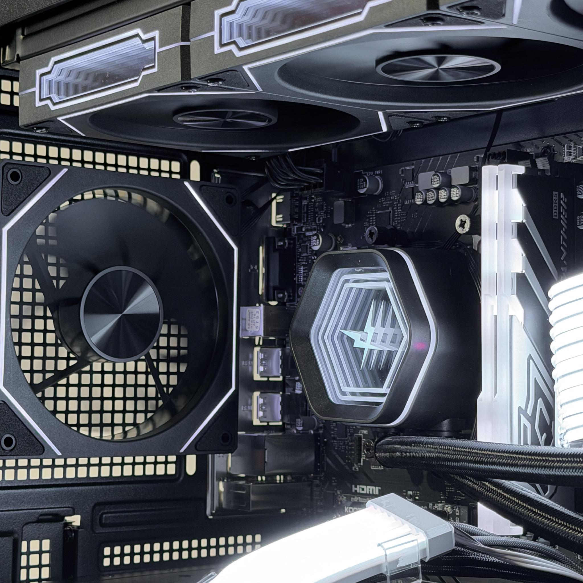 👑King Panda | RTX 4070 32gb DDR5 Ryzen 5 7600x👑