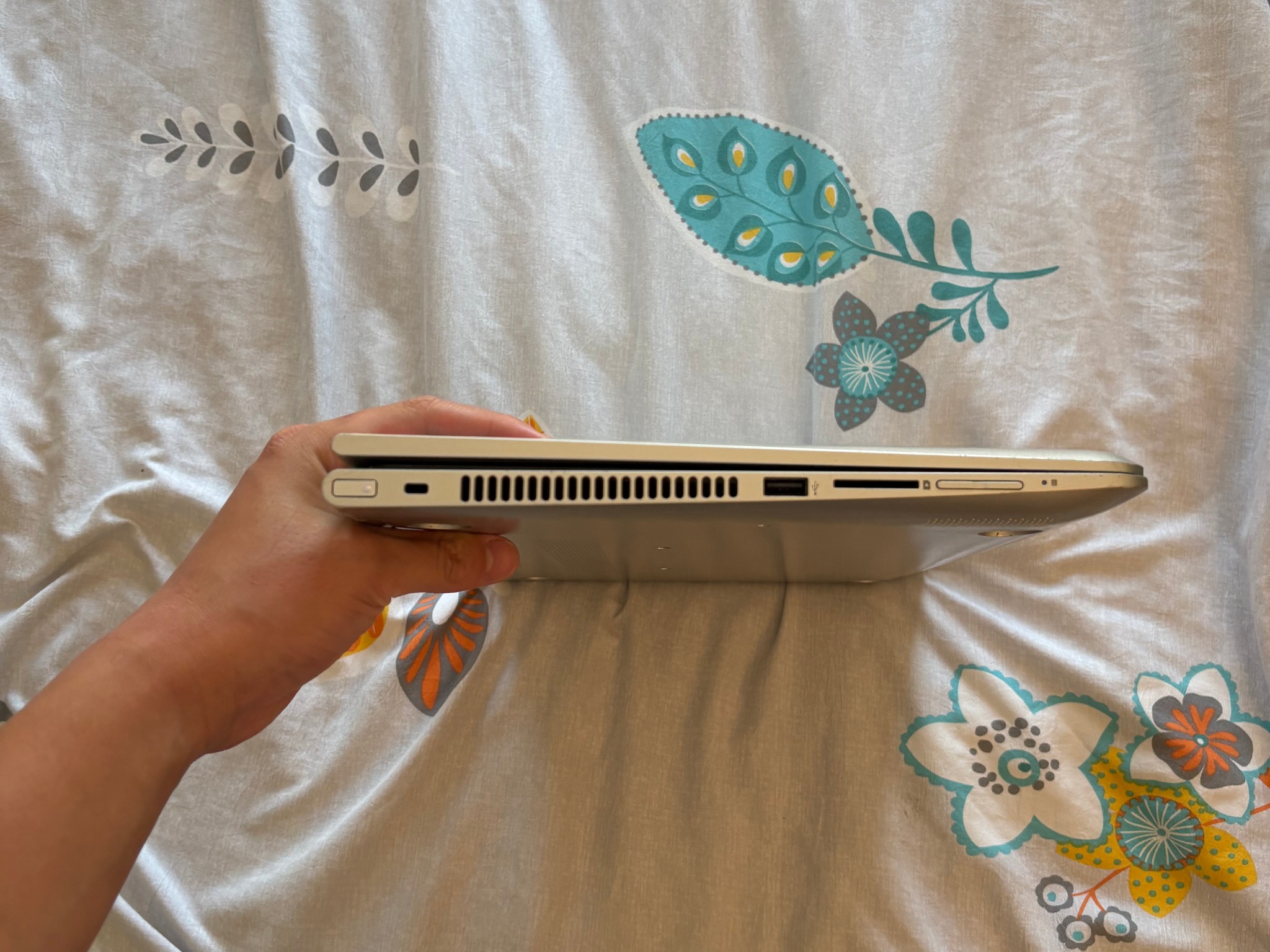 HP Pavilion 15-bk163dx x360 15.6” Laptop – i3-7100U / 8GB / 1TB HDD – AS-IS