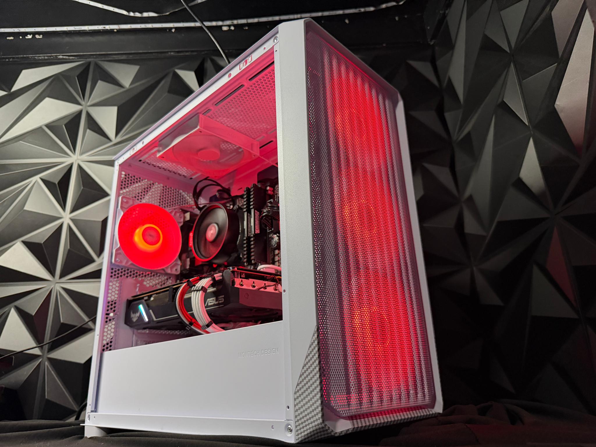 🔴⚡ RED FIBER ⚡🔴 Ryzen 5 5500| RX 5700XT| 16 GB DDR4| 750 GB NVMe| 650W Gold PSU