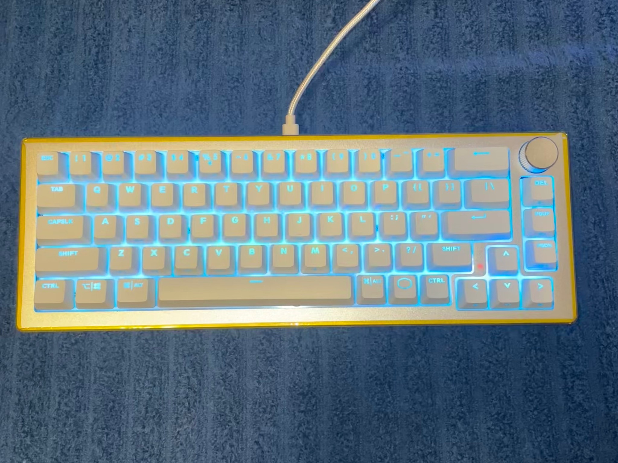 White/Silver CoolerMaster CK721/MK271 Series 65% Hybrid Wireless Mechanical Keyboard