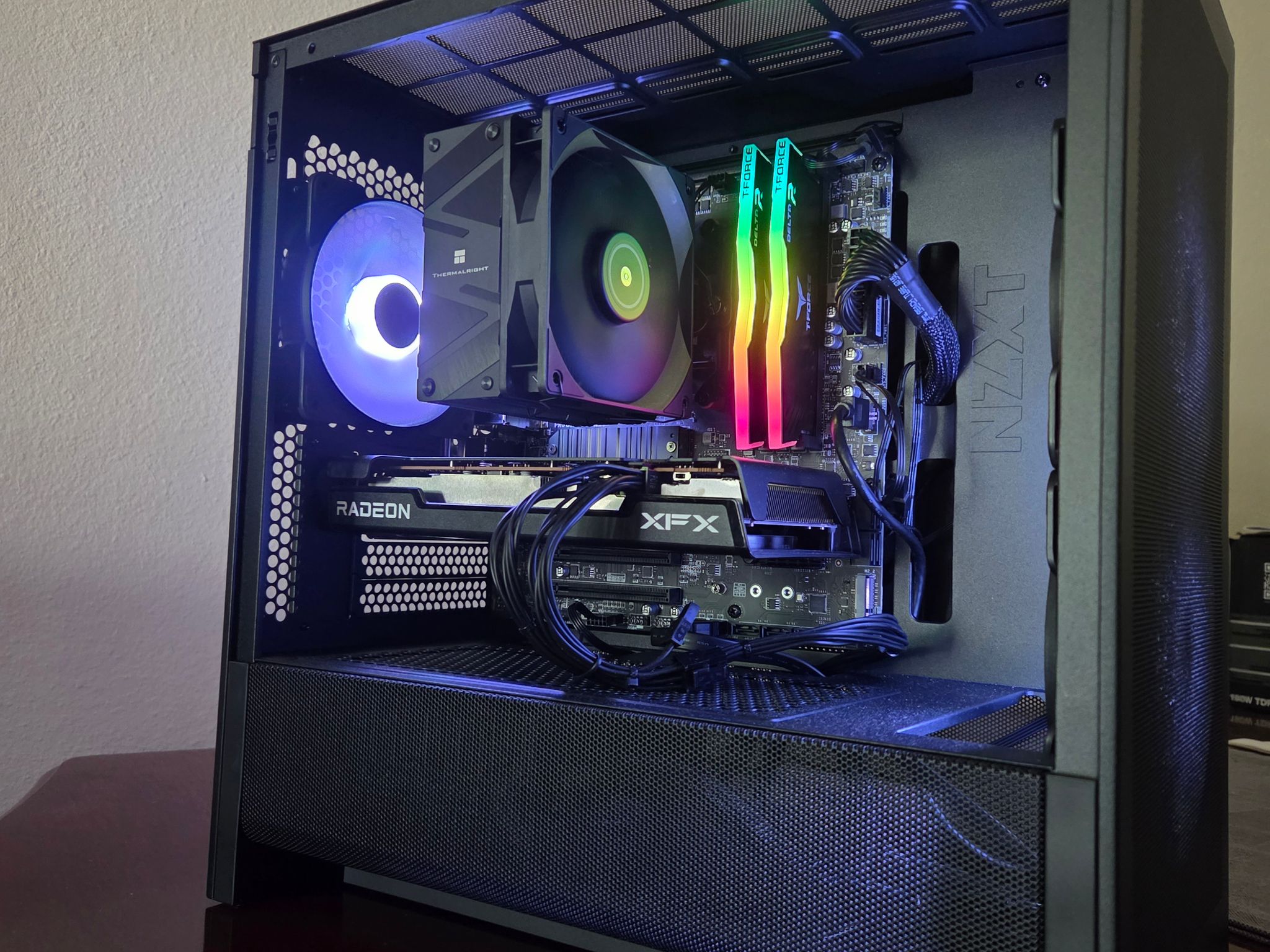 AMD Ryzen 3600XT | RX 6650 XT | 16GB DDR4 - Gaming PC