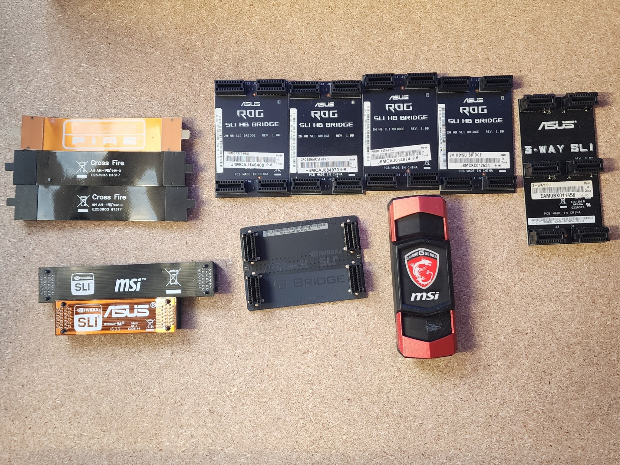 Assorted Nvidia SLI and AMD Crossfile Bridges