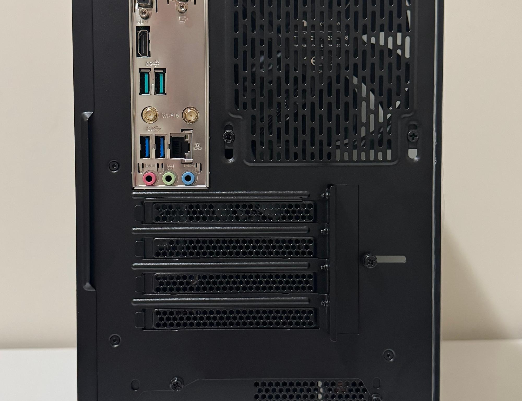 AMD Ryzen 5 5600GT Gaming PC Radeon Vega 7 Graphics ASUS B550M-A B550 Thermaltake Versa H18 Case