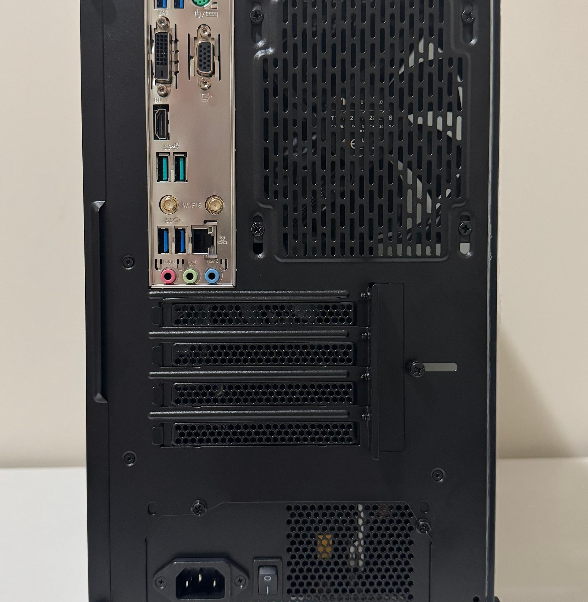 AMD Ryzen 5 5600GT Gaming PC Radeon Vega 7 Graphics ASUS B550M-A B550 Thermaltake Versa H18 Case