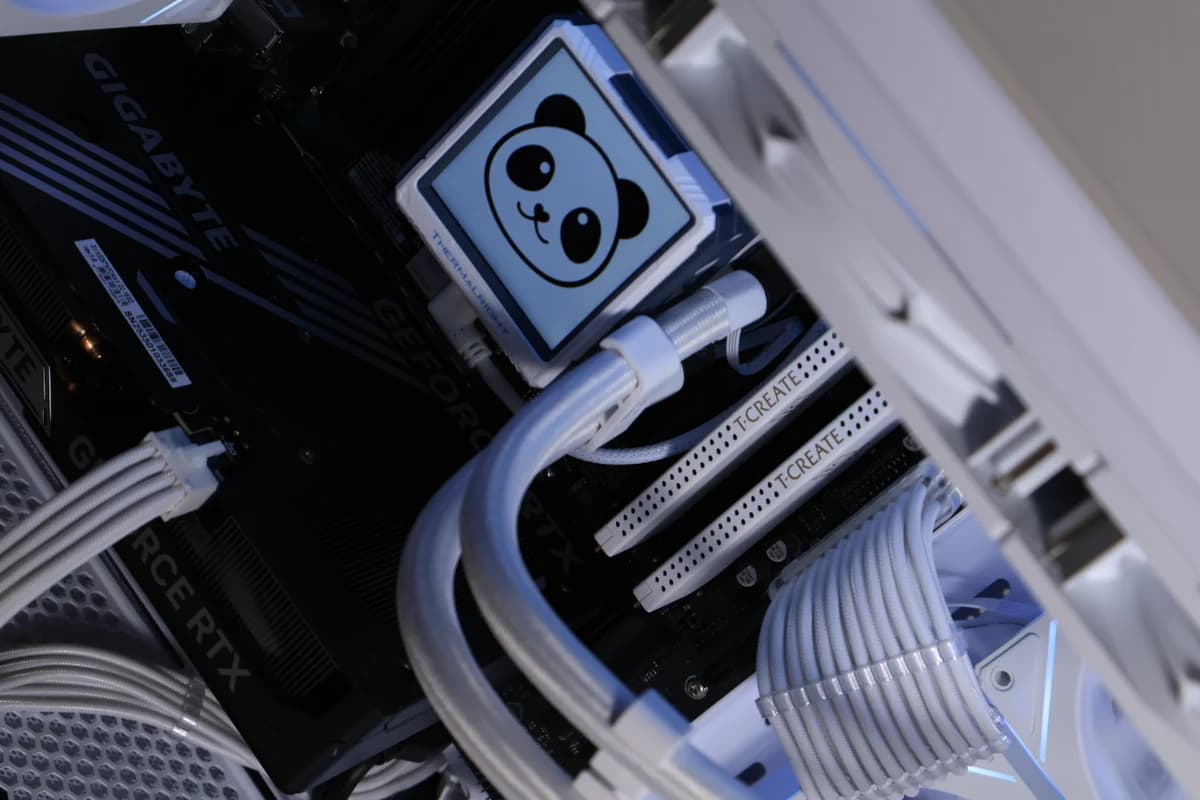 🧊Icebox v2 | RTX 5060 ti 16gb Ryzen 5 9600x🧊