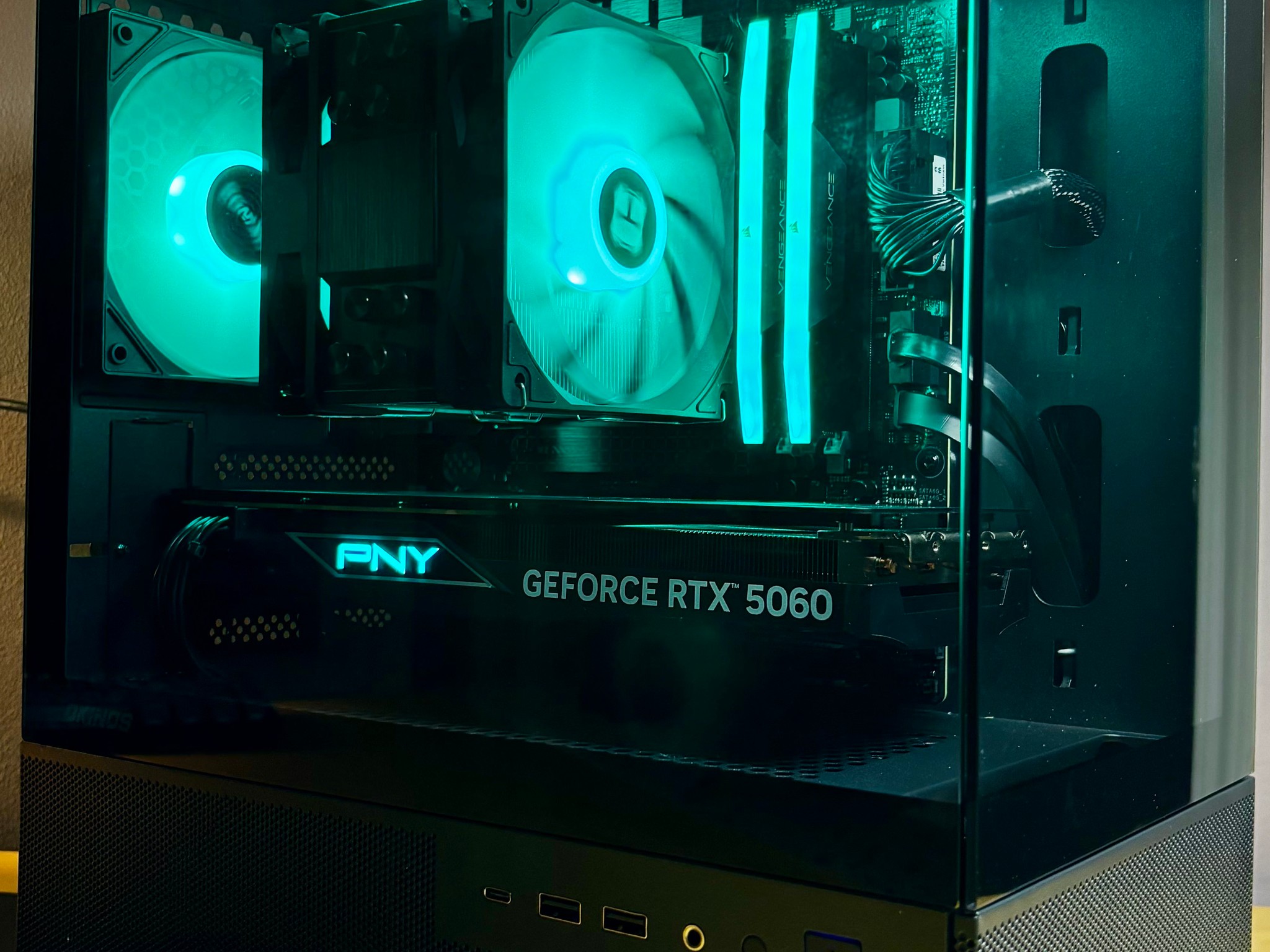 Ryzen 5 7600X | RTX 5060 | 32 GB DDR5 6000MT/S | 1 TB NVME