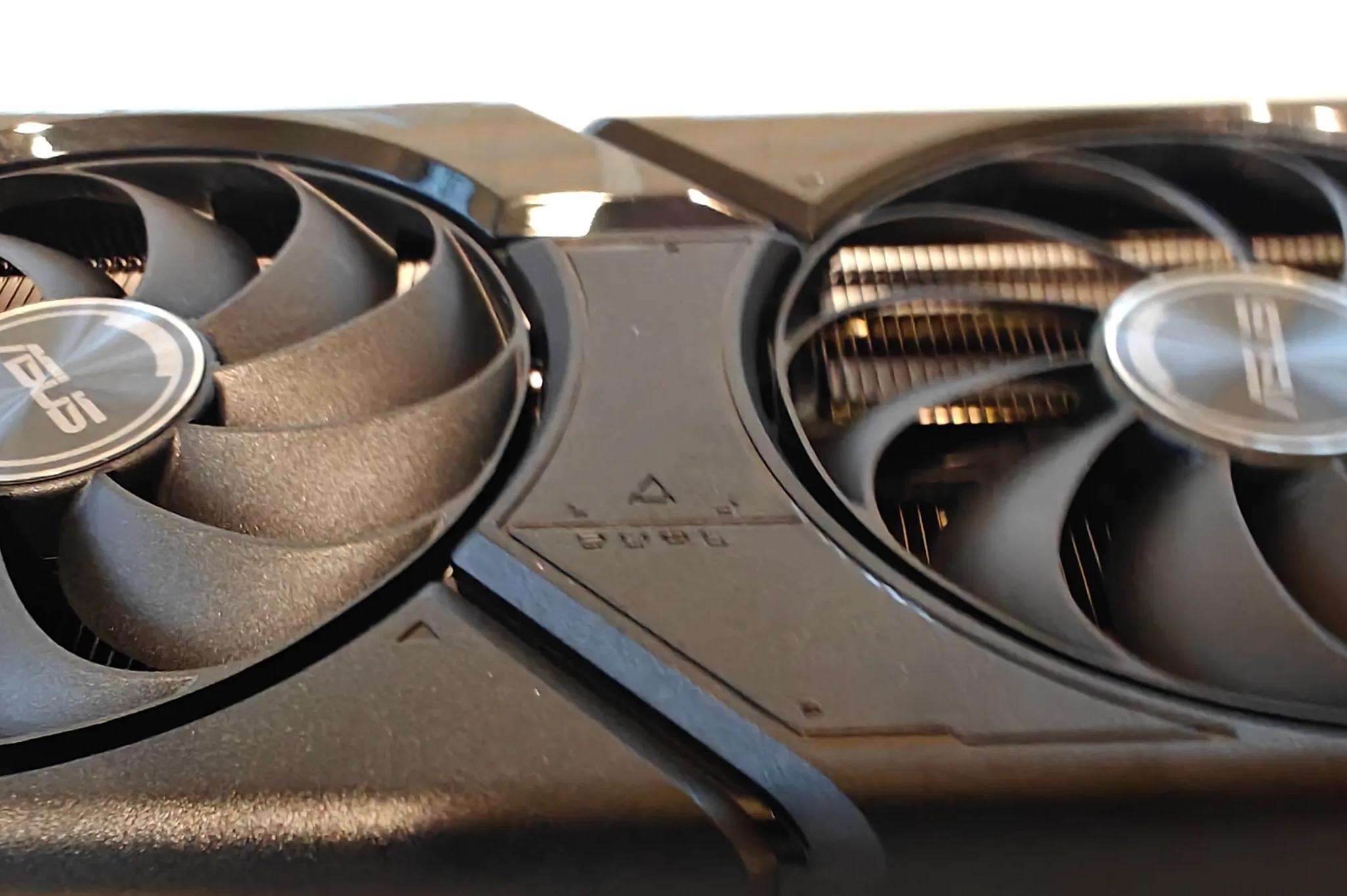 ASUS Dual Radeon RX 7800 XT OC Edition 16GB GDDR6