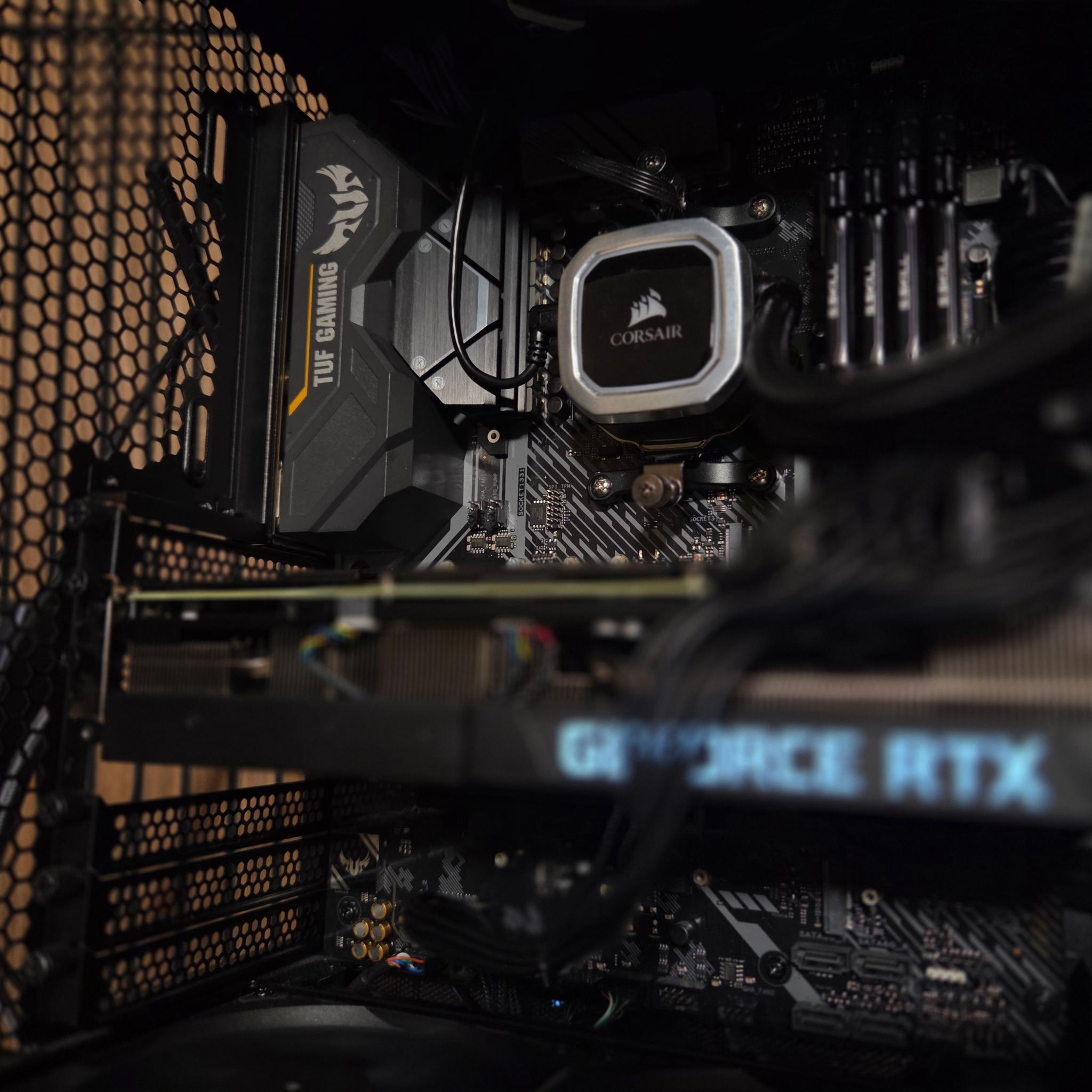 1440P | RTX 3080 10 GB | Ryzen7  5800X  | 32GB Ram | NVME | Win 11 | Liquid Cooled