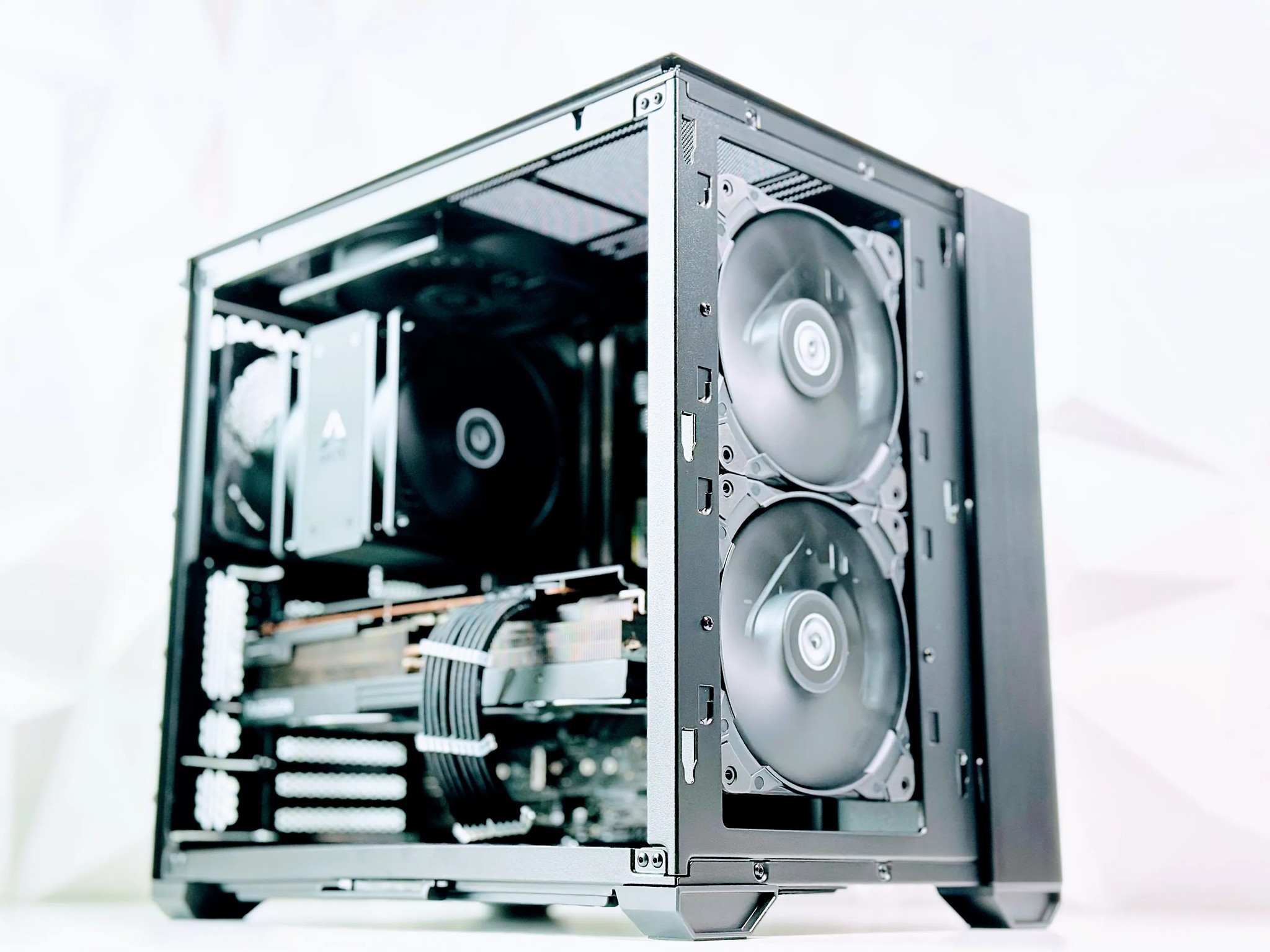 🖤 4K-Pure performance!◼️AMD RX 7900 XT 20GB◼️AMD Ryzen 5 7600X◼️32GB DDR5 RAM◼️1TB NVME