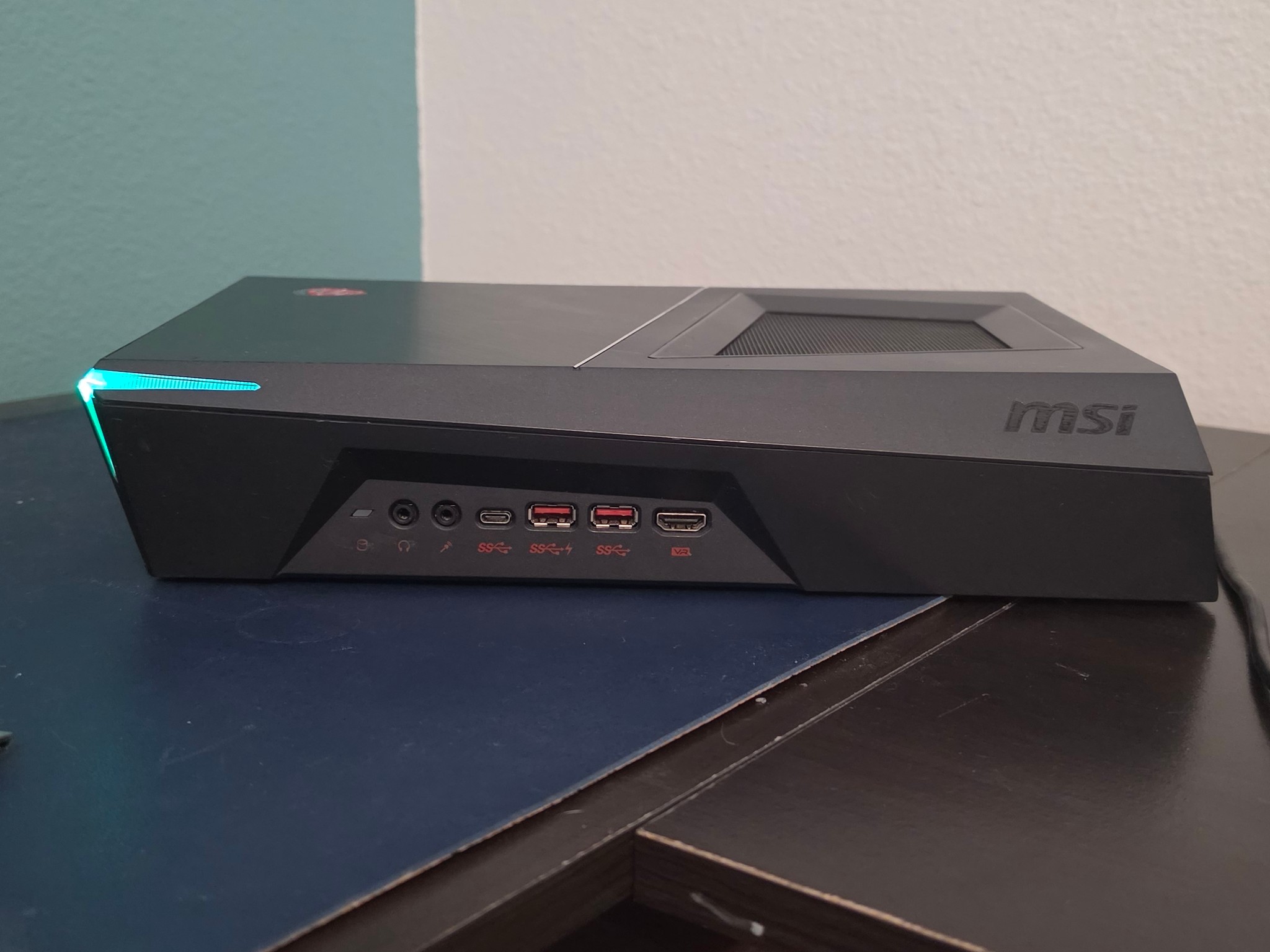 MSI Trident / i5 7400 / 1050-ti 4GB / 16GB DDR4 / 256GB SSD + 1TB HDD