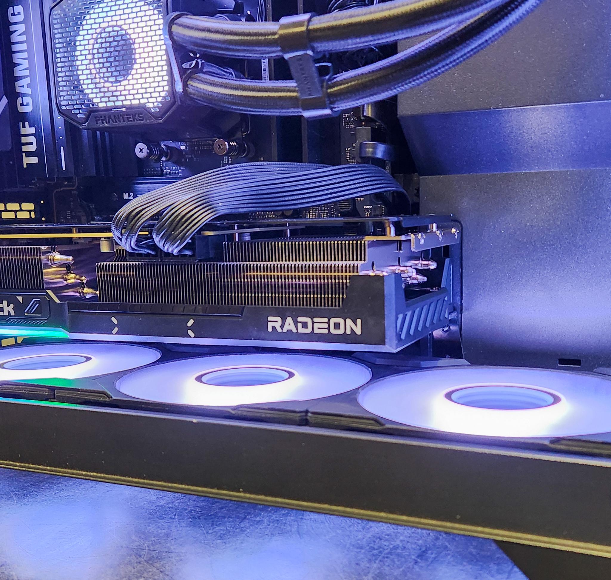 RX 9070 XT | Ryzen 7 7800X3D | 2TB SSD | 32GB DDR5 | Custom Gaming / Streaming PC Build