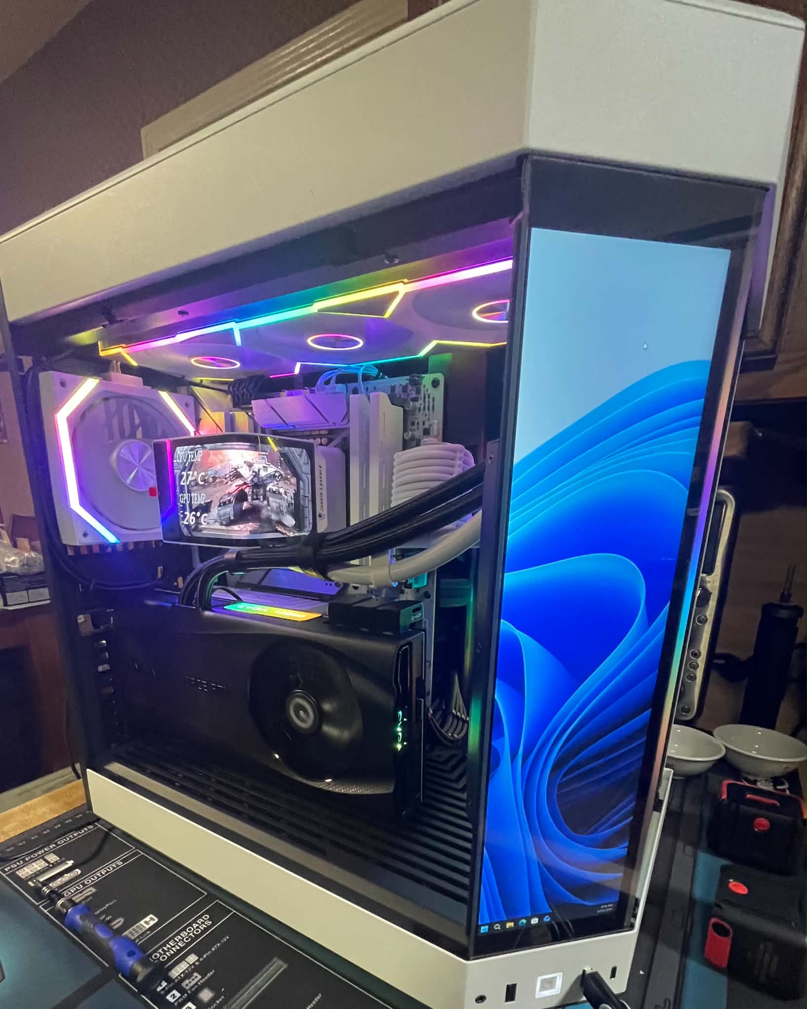 Hyte Y60 Custom Gaming intell PC Build