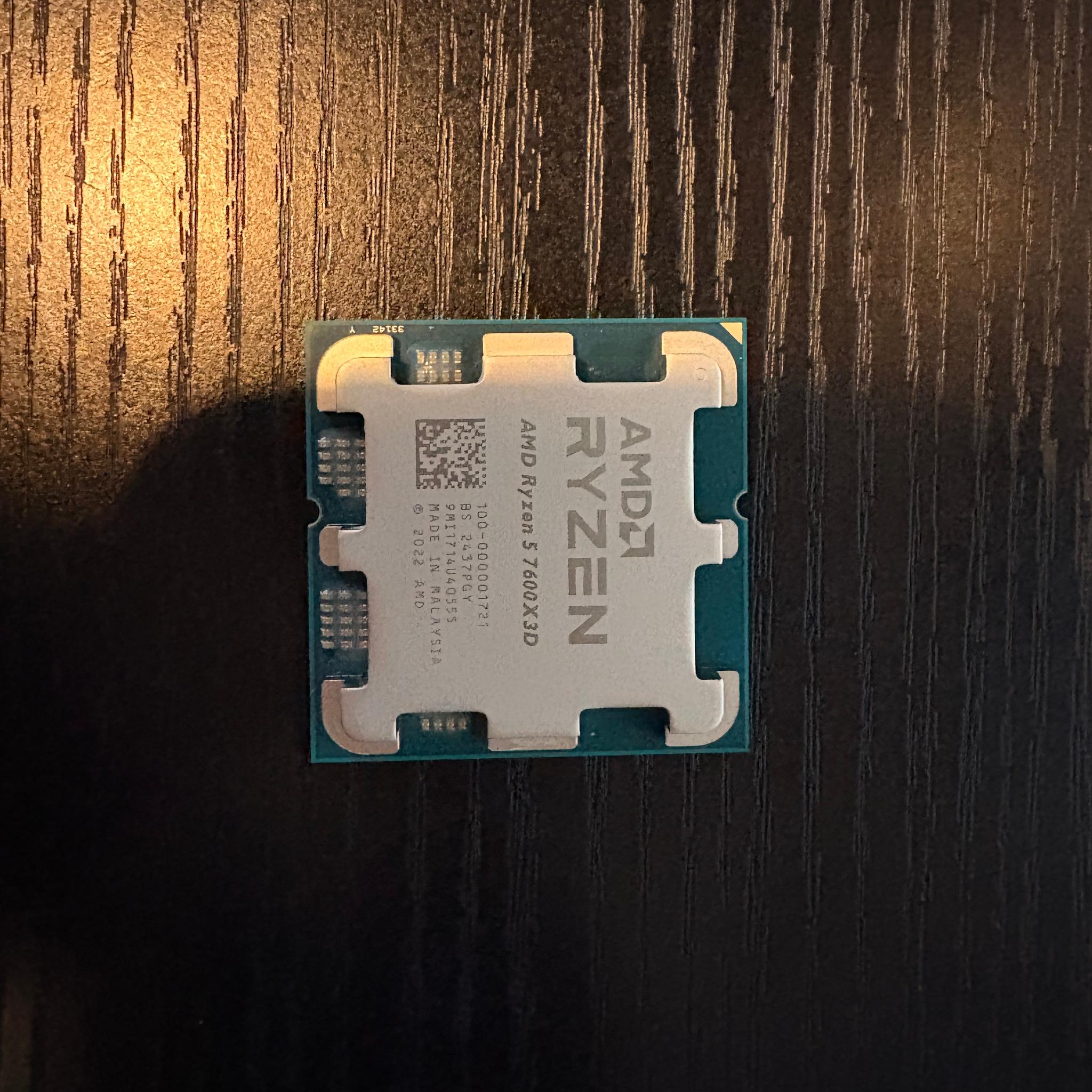 AMD RYZEN 5 7600X3D for sale!