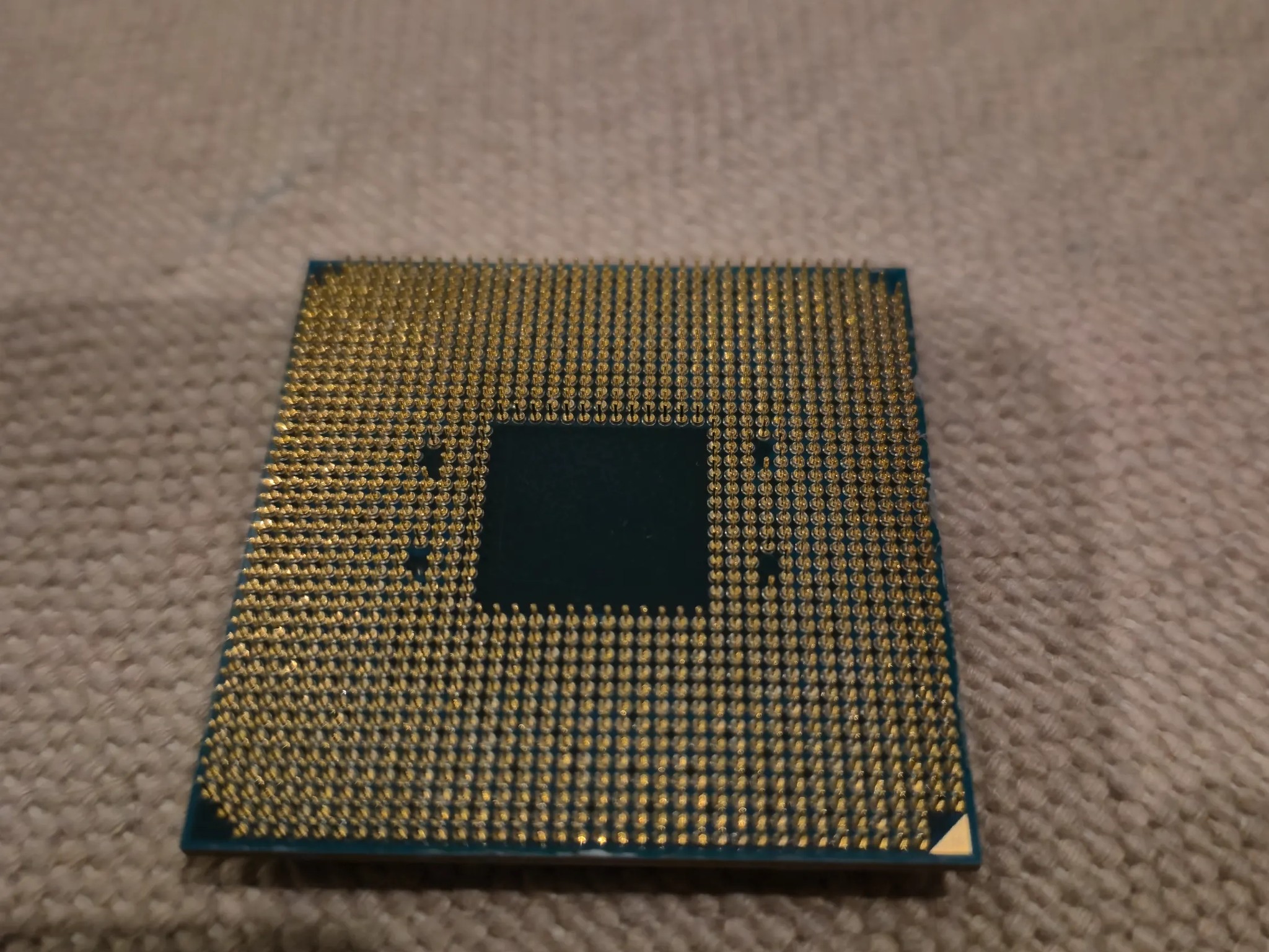 Ryzen 5 1600 with amd stock cooler (not pictured)