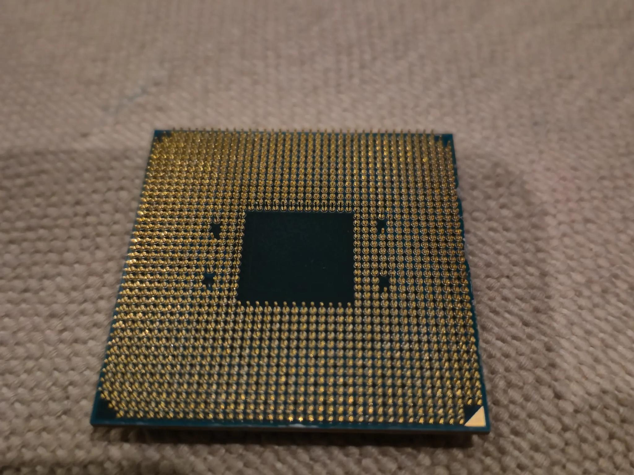 Ryzen 5 1600 with amd stock cooler (not pictured)