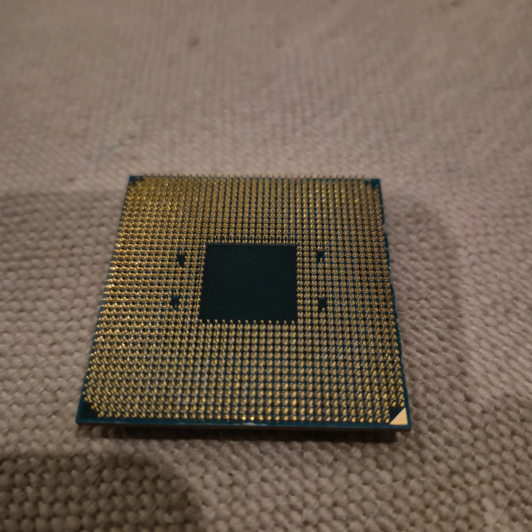 Ryzen 5 1600 with amd stock cooler (not pictured)