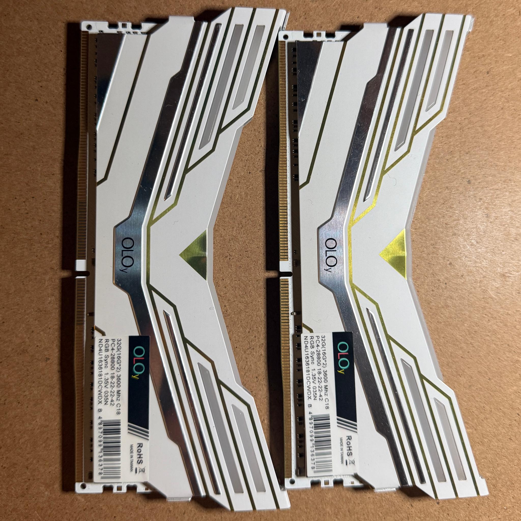 OLOy Blade RGB 32GB DDR4-3600 (2x16GB)