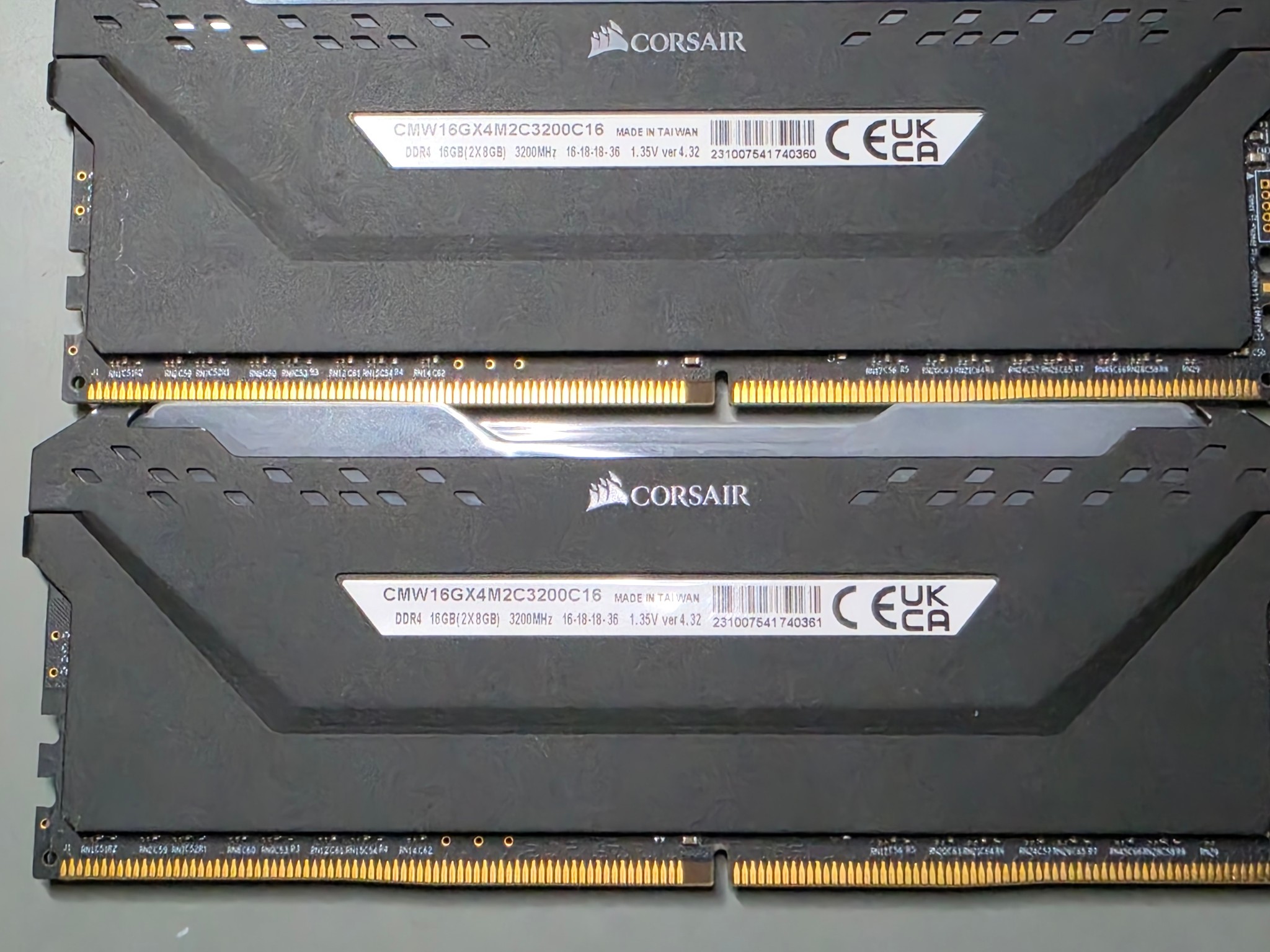 Corsair Vengeance RGB Pro 16GB (2x8GB) DDR4-3200 DIMM 288-Pin CMW16GX4M2C3200C16