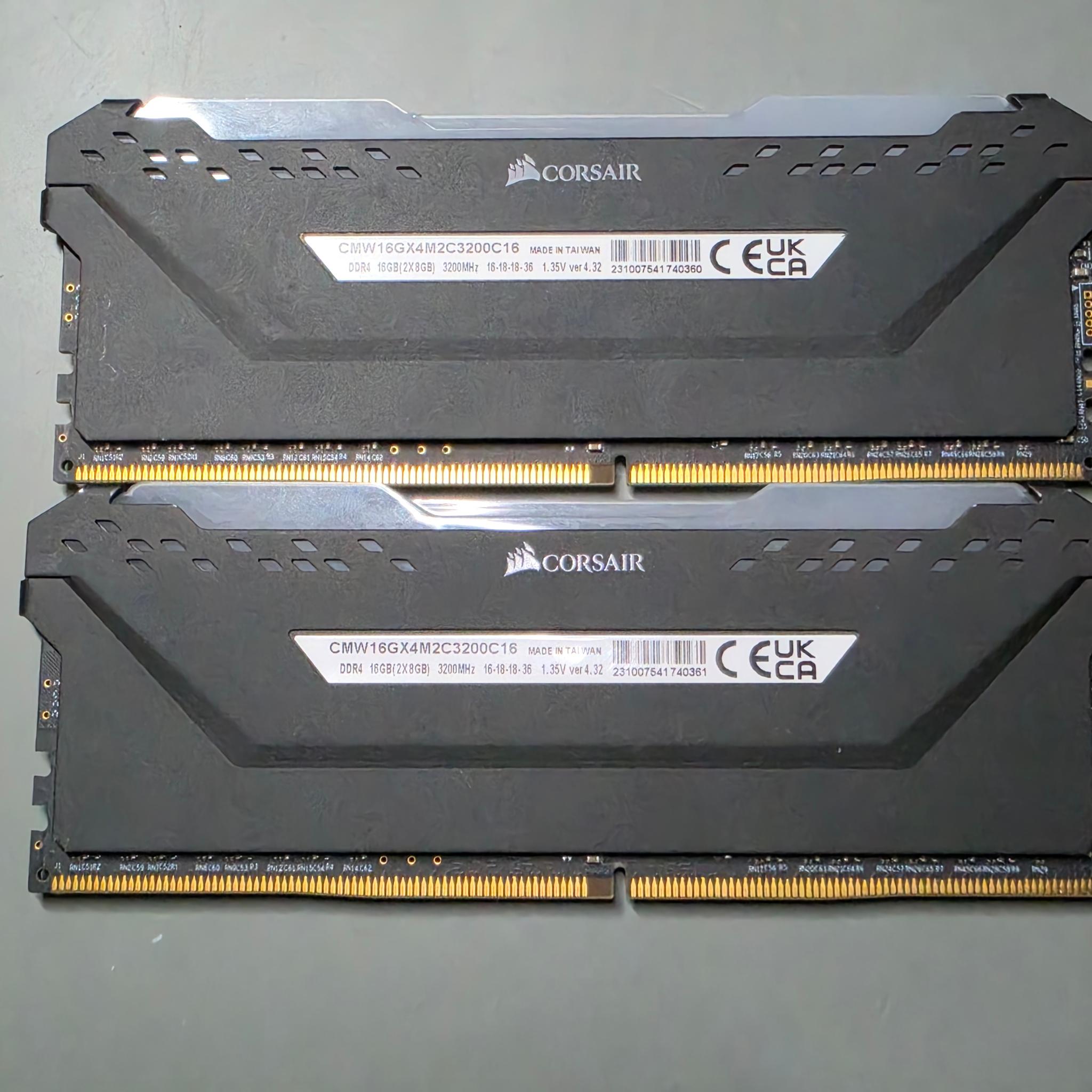 Corsair Vengeance RGB Pro 16GB (2x8GB) DDR4-3200 DIMM 288-Pin CMW16GX4M2C3200C16