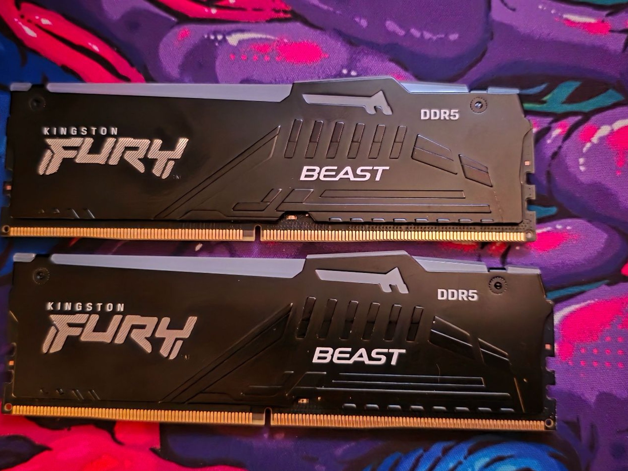 Kingston 32GB (2x16GB) DDR5-6000 CL40 RGB, AMD EXPO + Intel XMP 3.0, SK Hynix A-die