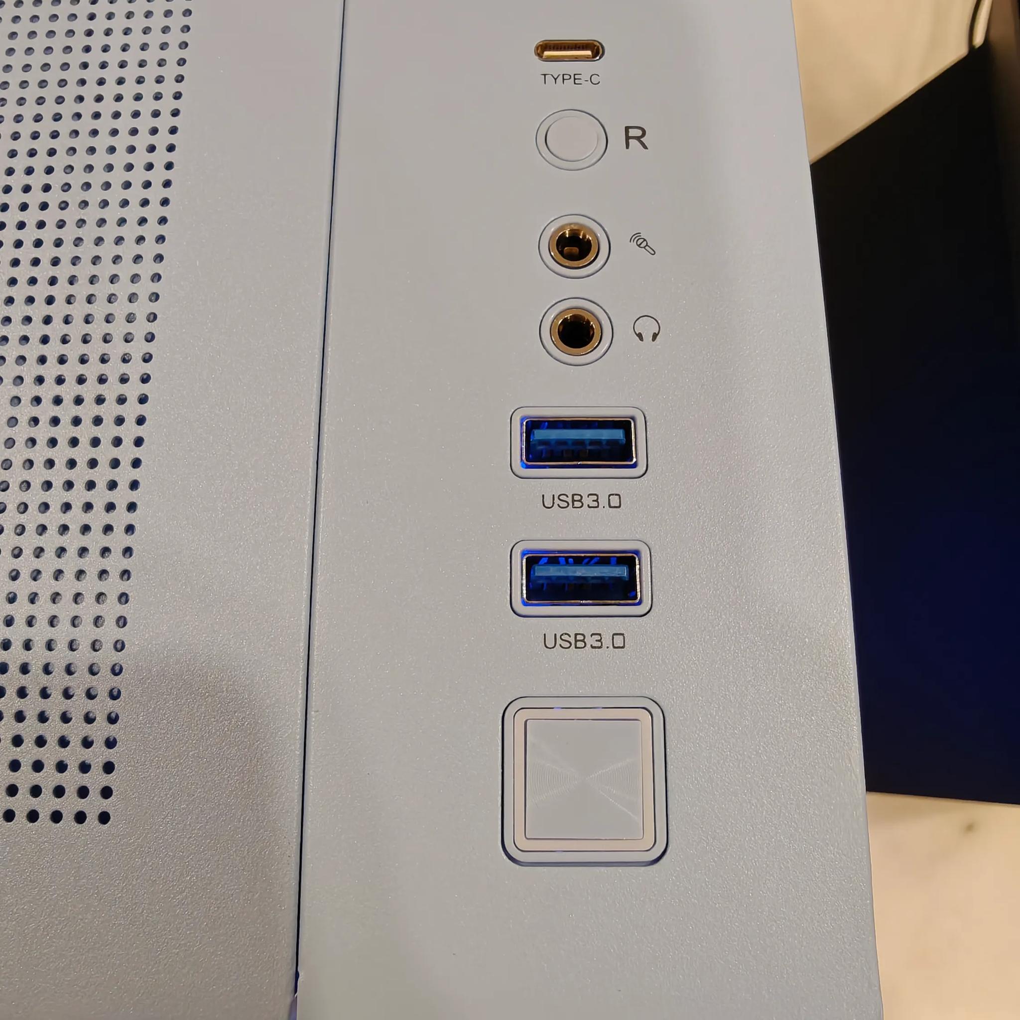 1440P - AMD Radeon RX 6800 XT - AMD Ryzen 5 9600X - 32GB DDR5 6400 - 1TB SSD - Blue and White PC