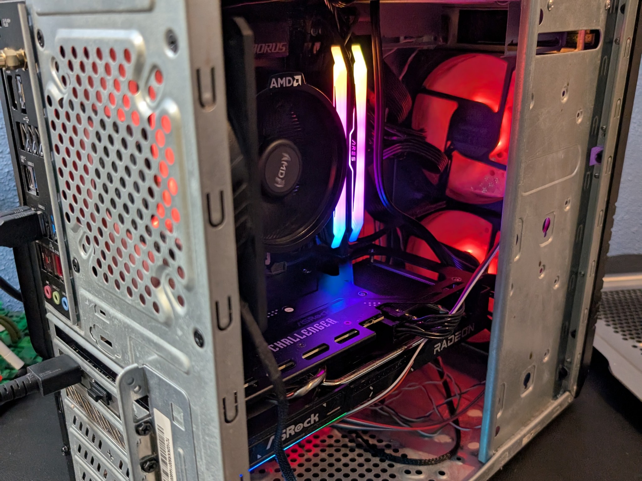 1440p All AMD Sleeper Gaming PC | AMD 7600x, 9060 XT (16GB) | 32GB RAM | 1TB SSD | Win. 11 PRO