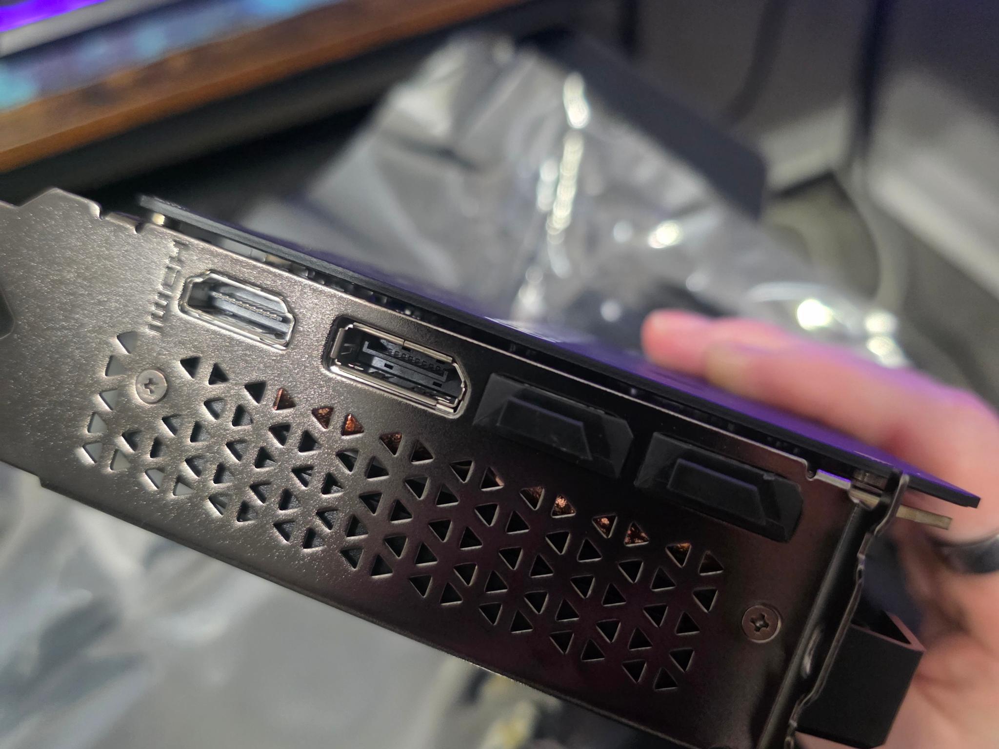 PNY RTX 5060 Ti OC 16 GB - Image 4