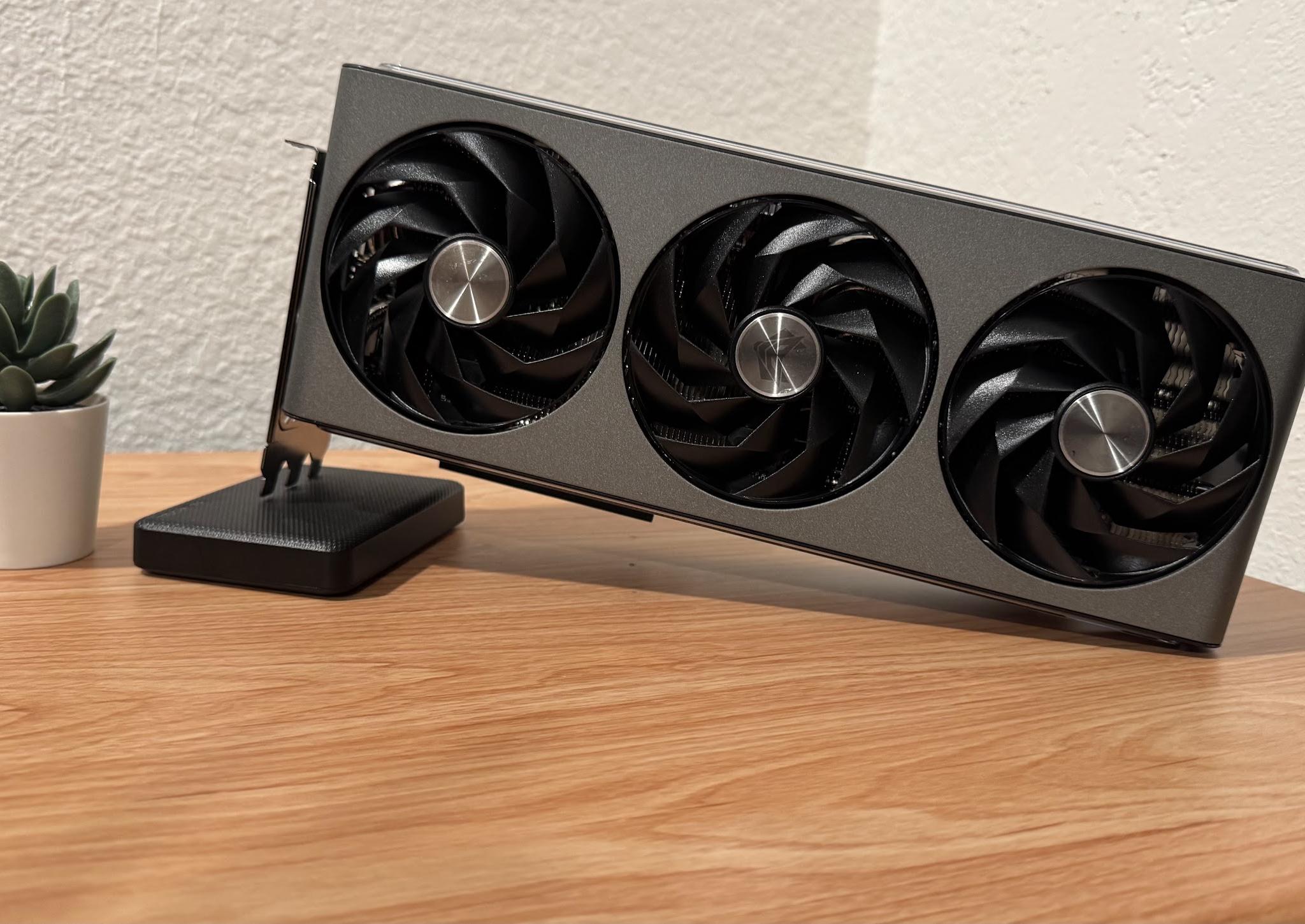 Sapphire  Nitro+ AMD Radeon RX 7900 XTX Vapor-X Gaming Graphics Card with 24GB GDDR6