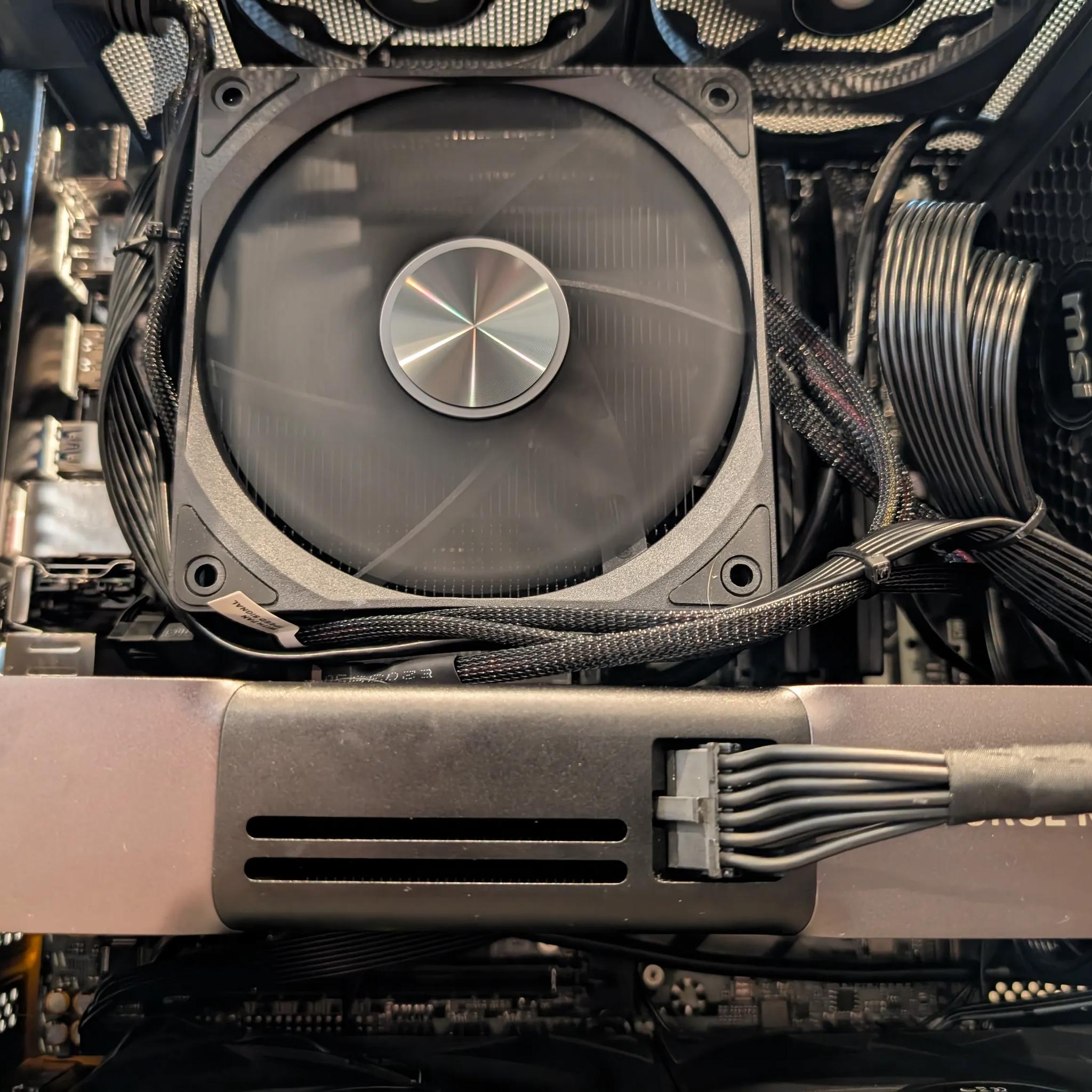 "Who Needs a Mac Pro?!" Intel 265KF | RTX 5070 | 32GB DDR5 | 1TB NVME