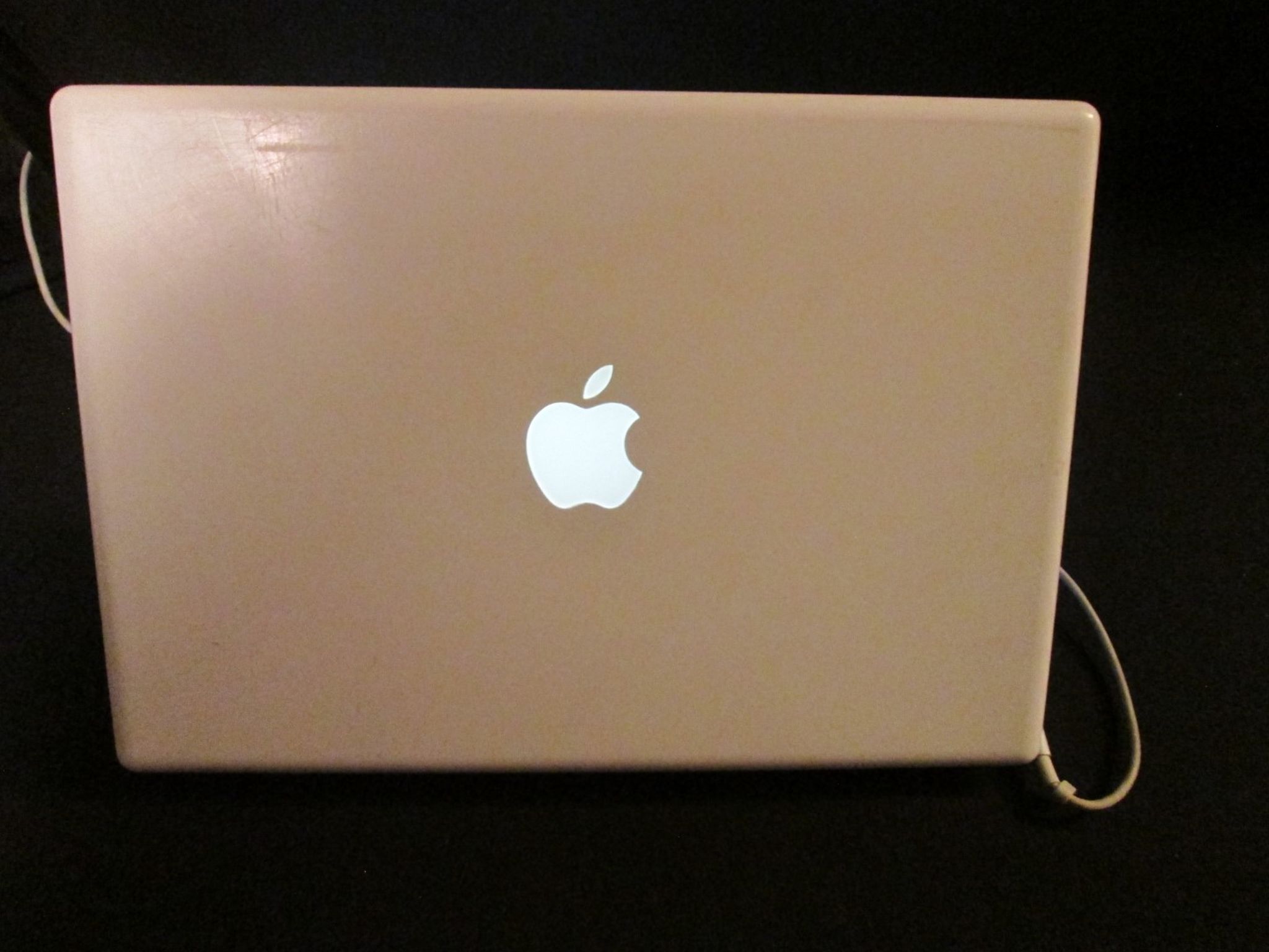 Macbook White