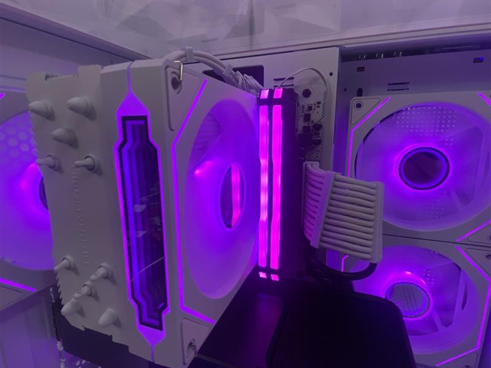 White RGB Gaming PC | Ryzen 7 5800X | RTX 3070 8GB | 32GB RGB RAM | 1TB M.2 SSD | WI-FI